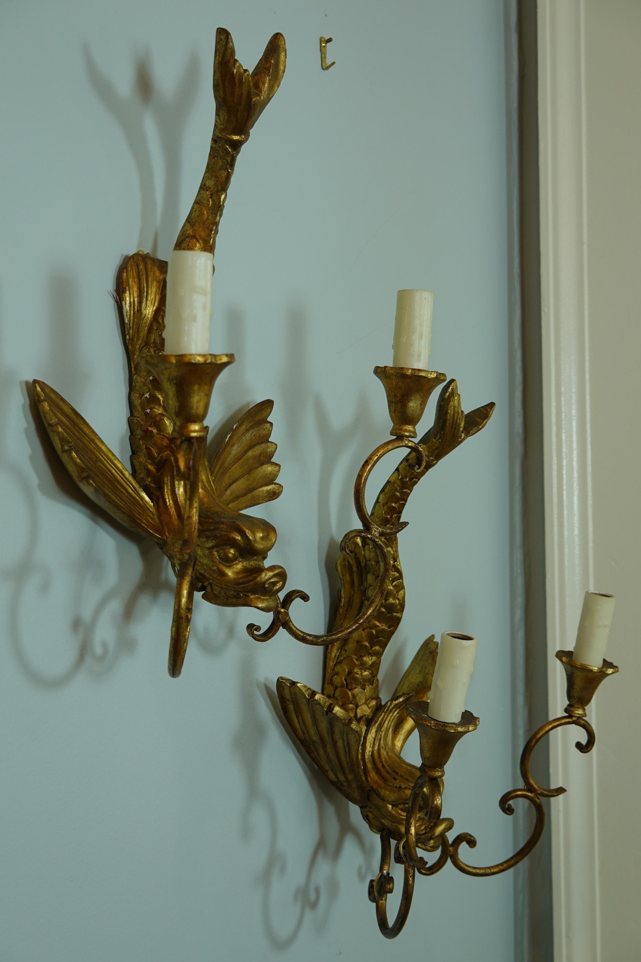 Carved Pair of Italian Giltwood Sconces Featuring Mythical Dolphins For Sale
