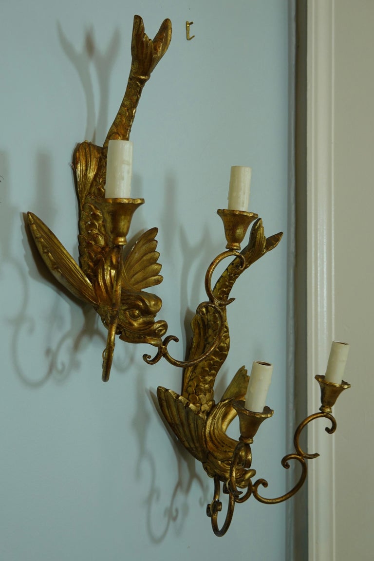 Pair of Italian Giltwood Sconces Featuring Mythical Dolphins In Good Condition For Sale In Pembroke, MA