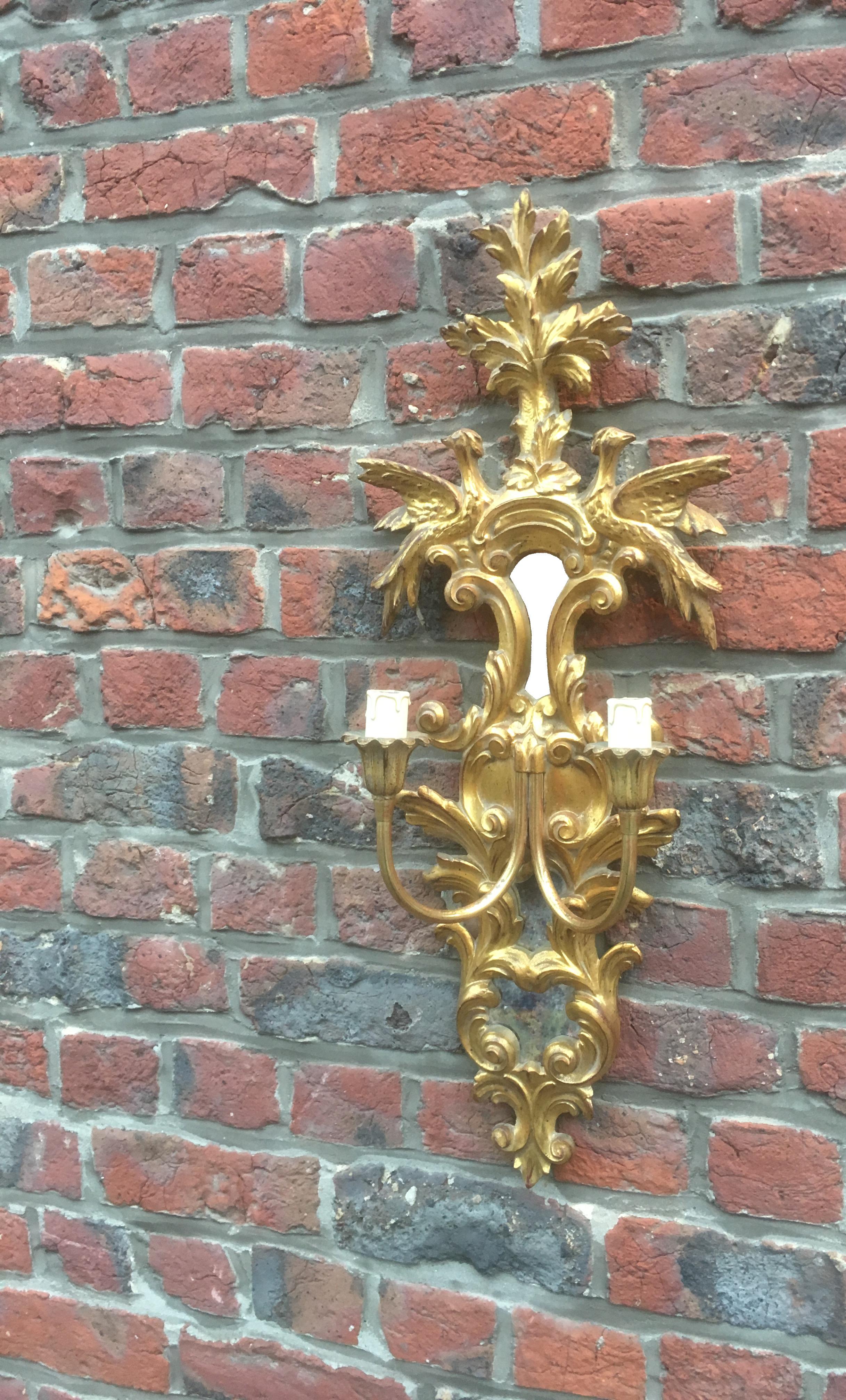 Pair of Italian Giltwood Sconces with Mirrors, circa 1950 For Sale 1