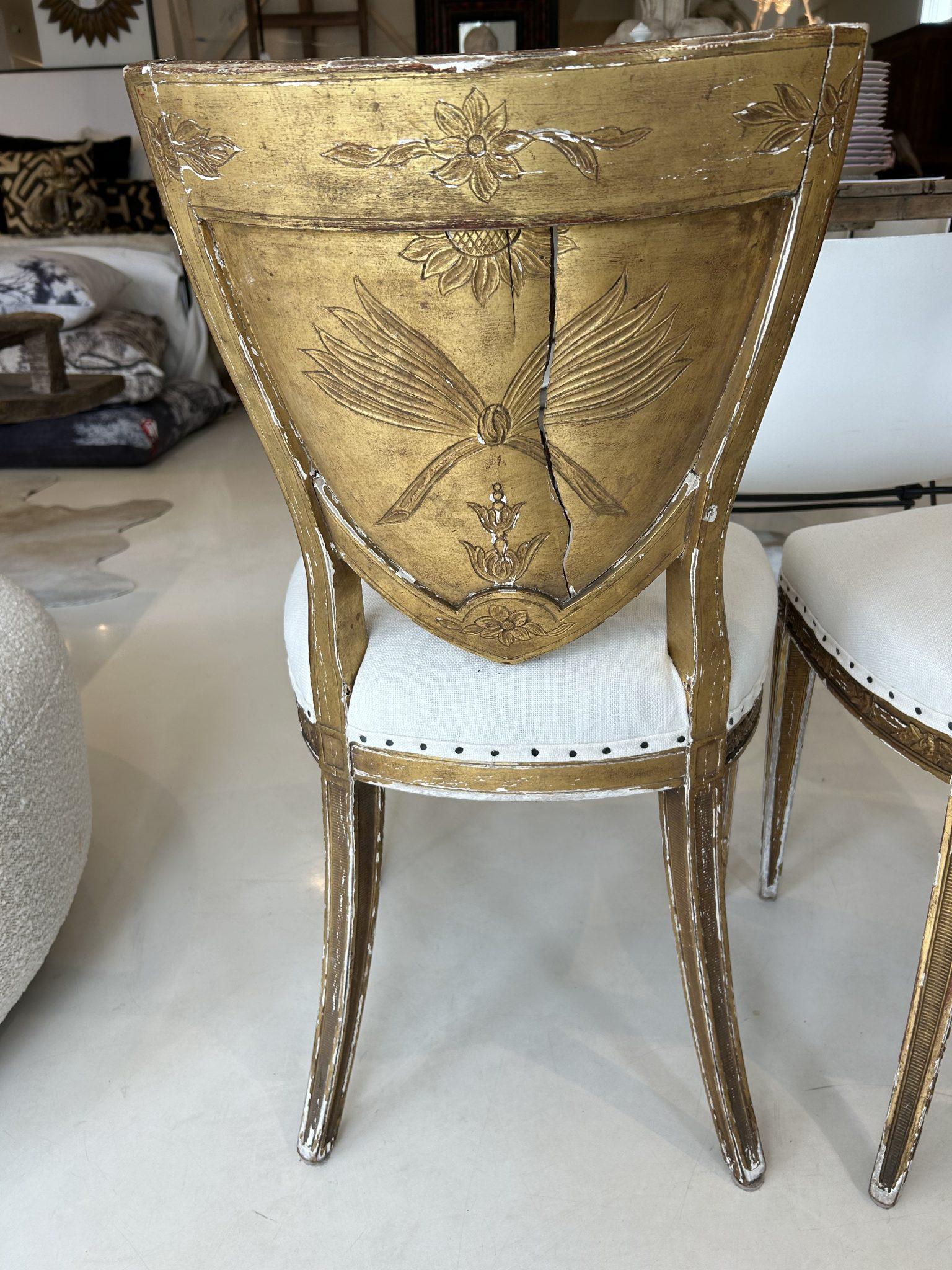 Coppia di sedie laterali in legno dorato italiano   1