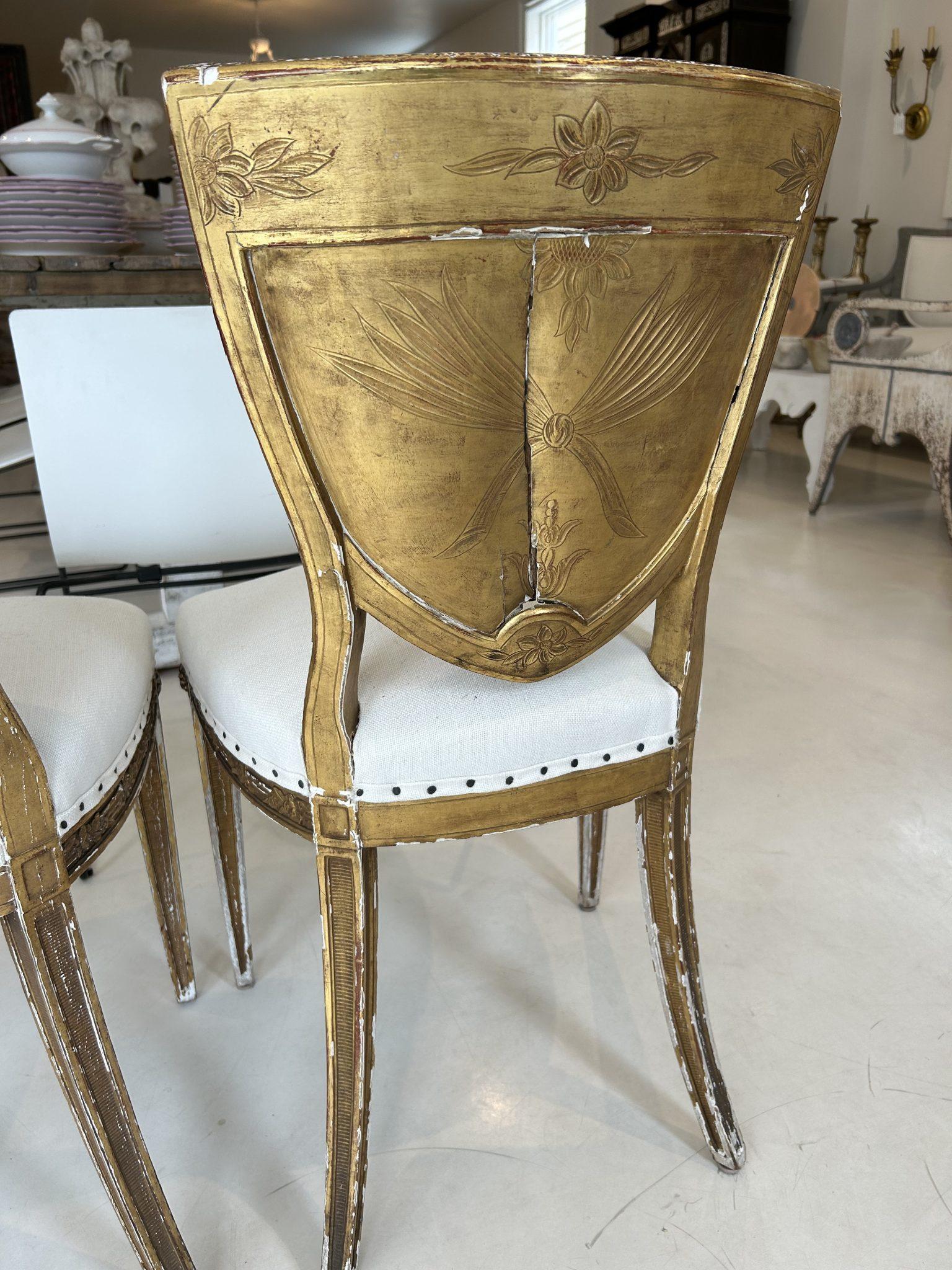 Coppia di sedie laterali in legno dorato italiano   2