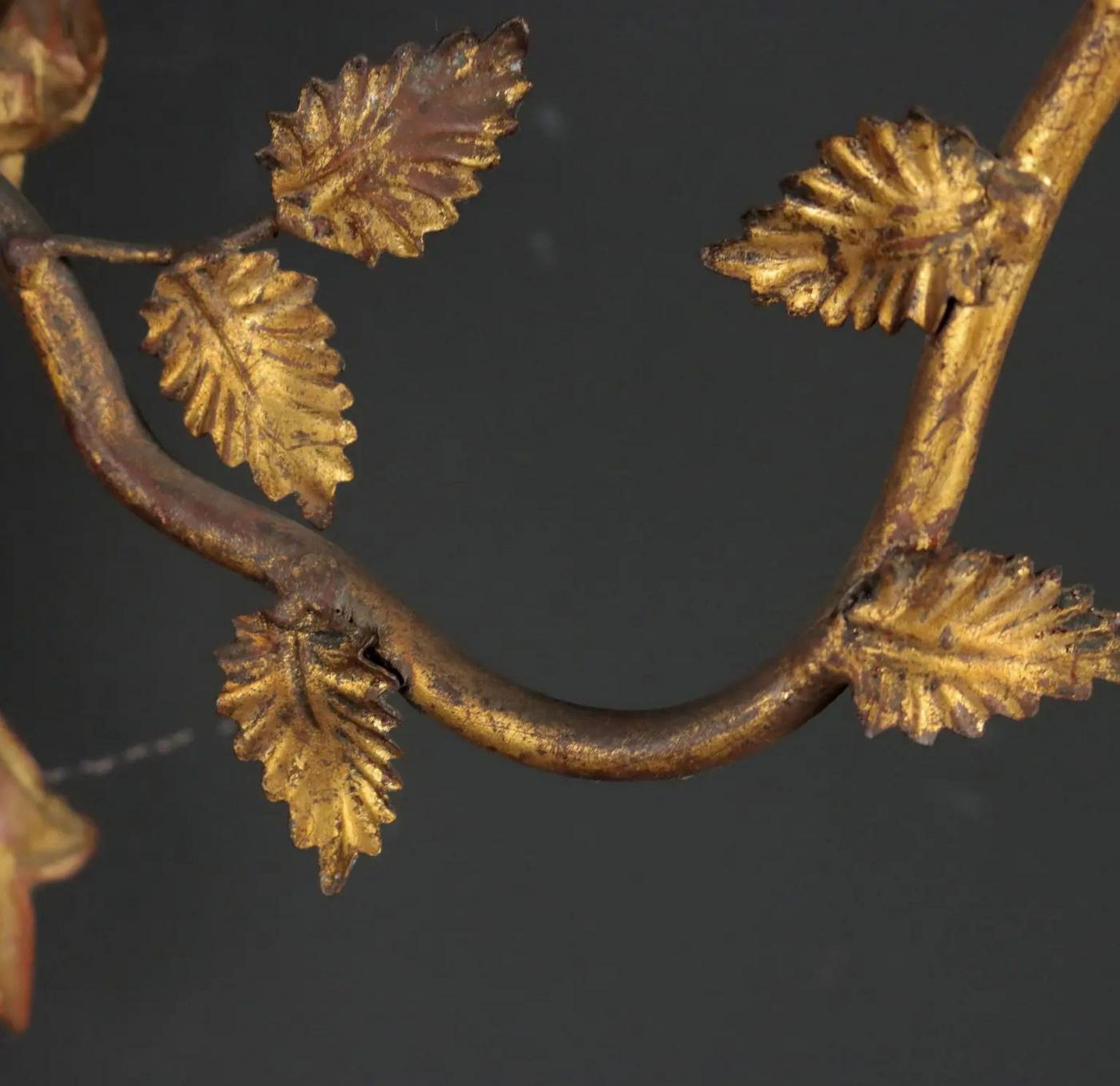 Paire d'appliques à tole en bois doré - Circa 1880 Bon état - En vente à Los Angeles, CA