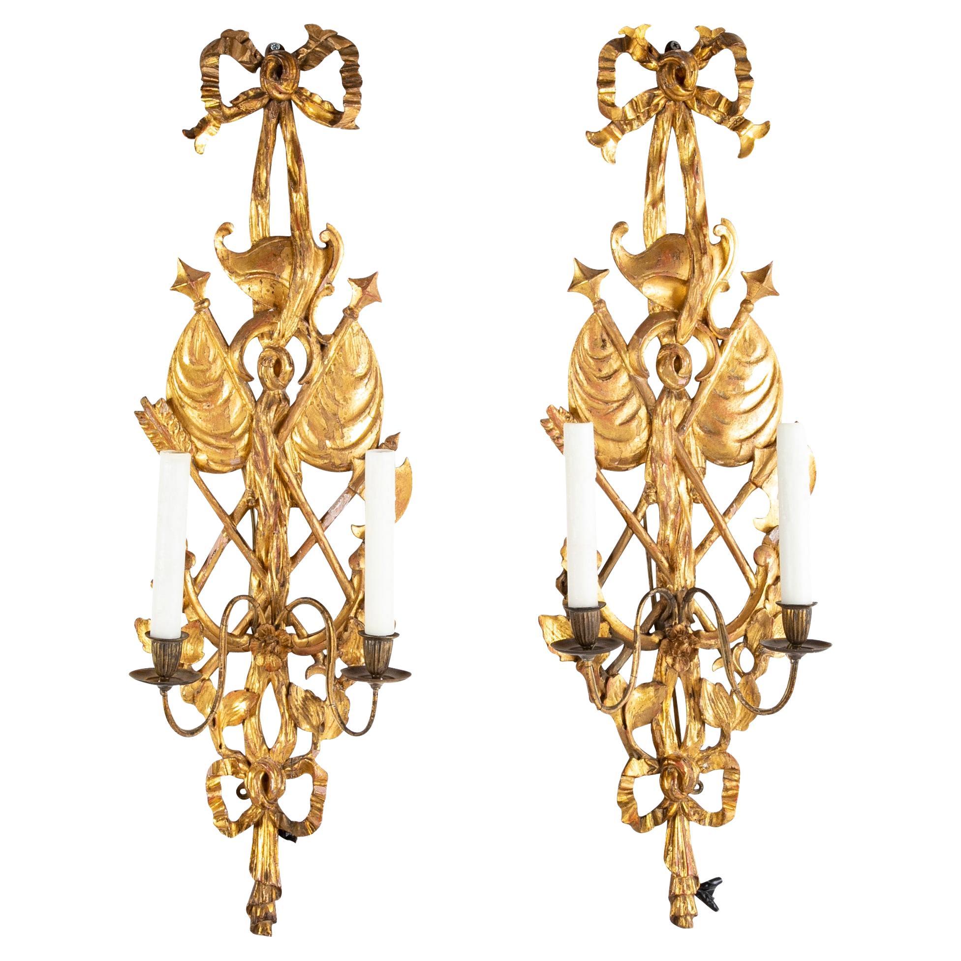 Pair of Italian Giltwood Wall Sconces in Neoclassical Trophy Form For Sale
