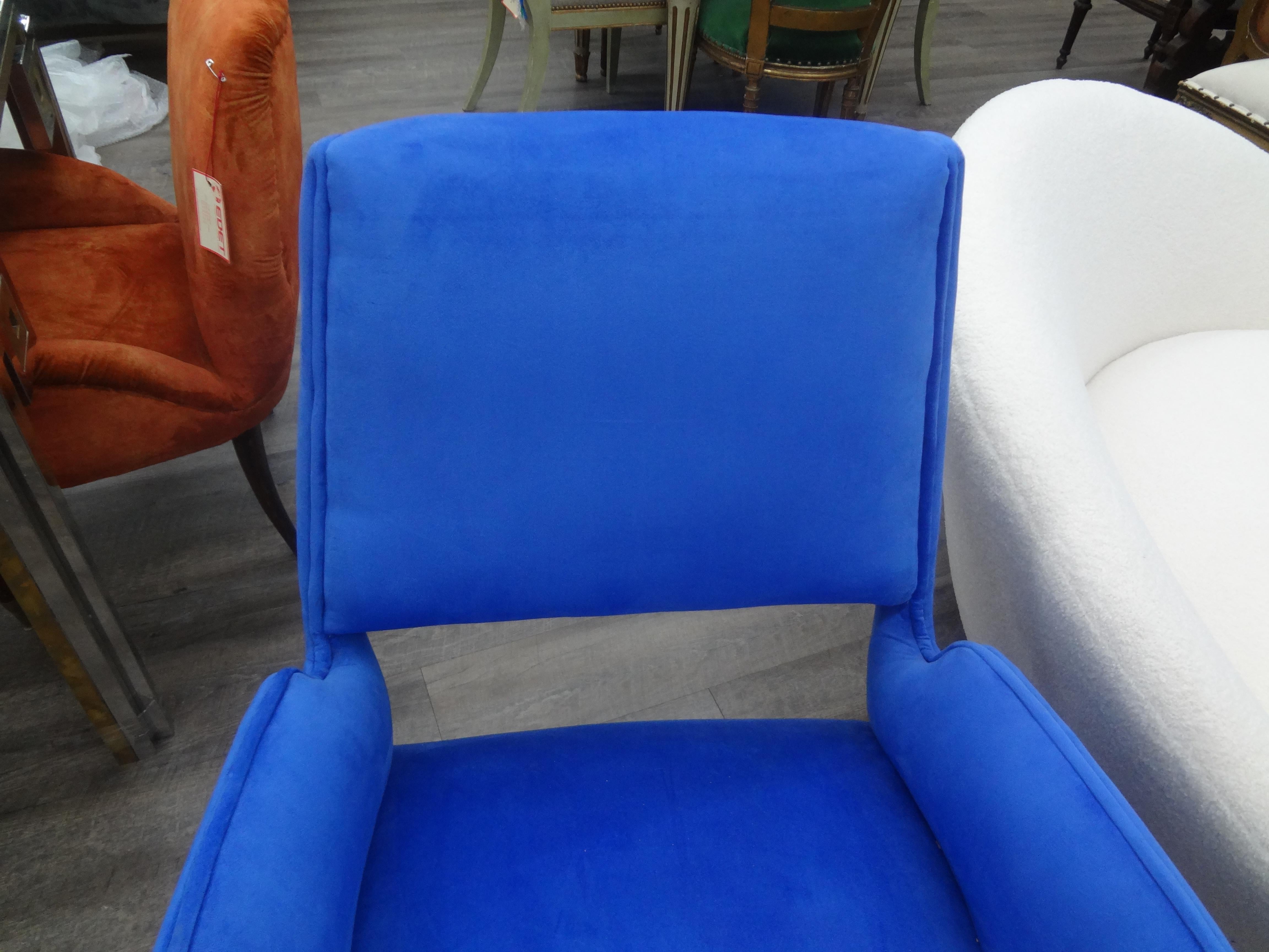 Velvet Pair of Italian Gio Ponti Inspired Lounge Chairs For Sale