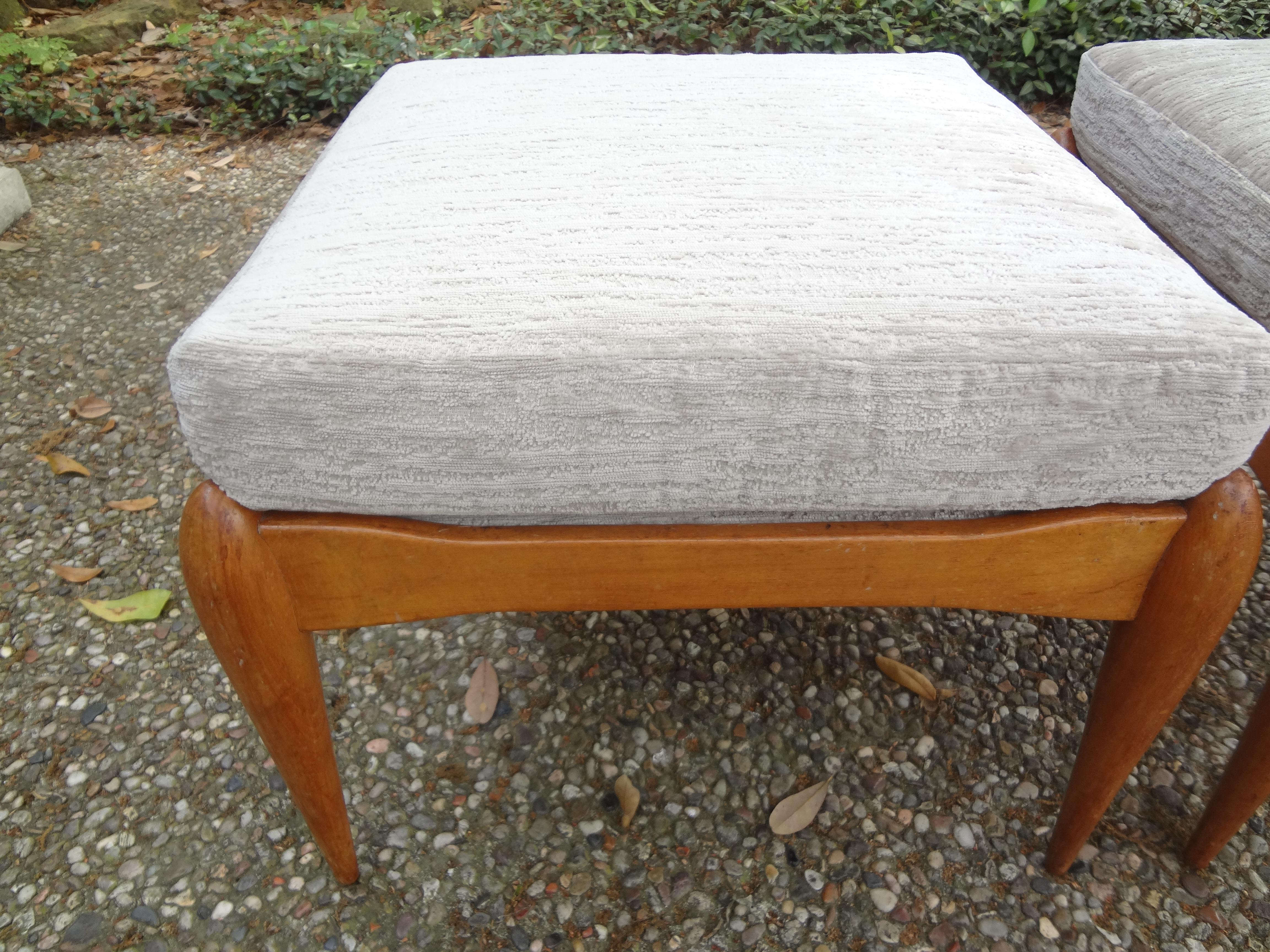 Mid-Century Modern Pair of Italian Gio Ponti Inspired Mid-Century Walnut Benches