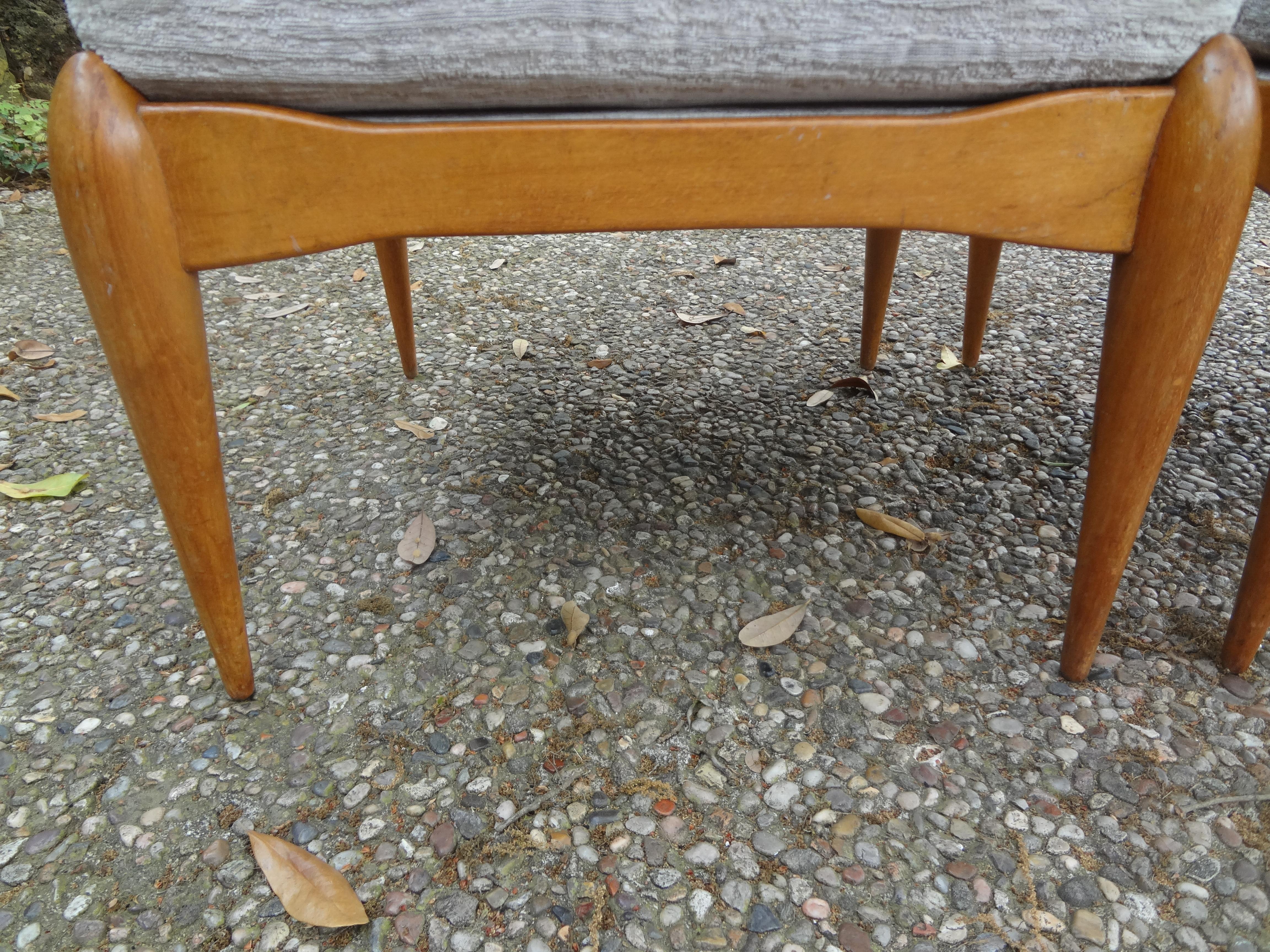 Pair of Italian Gio Ponti Inspired Mid-Century Walnut Benches In Good Condition In Houston, TX