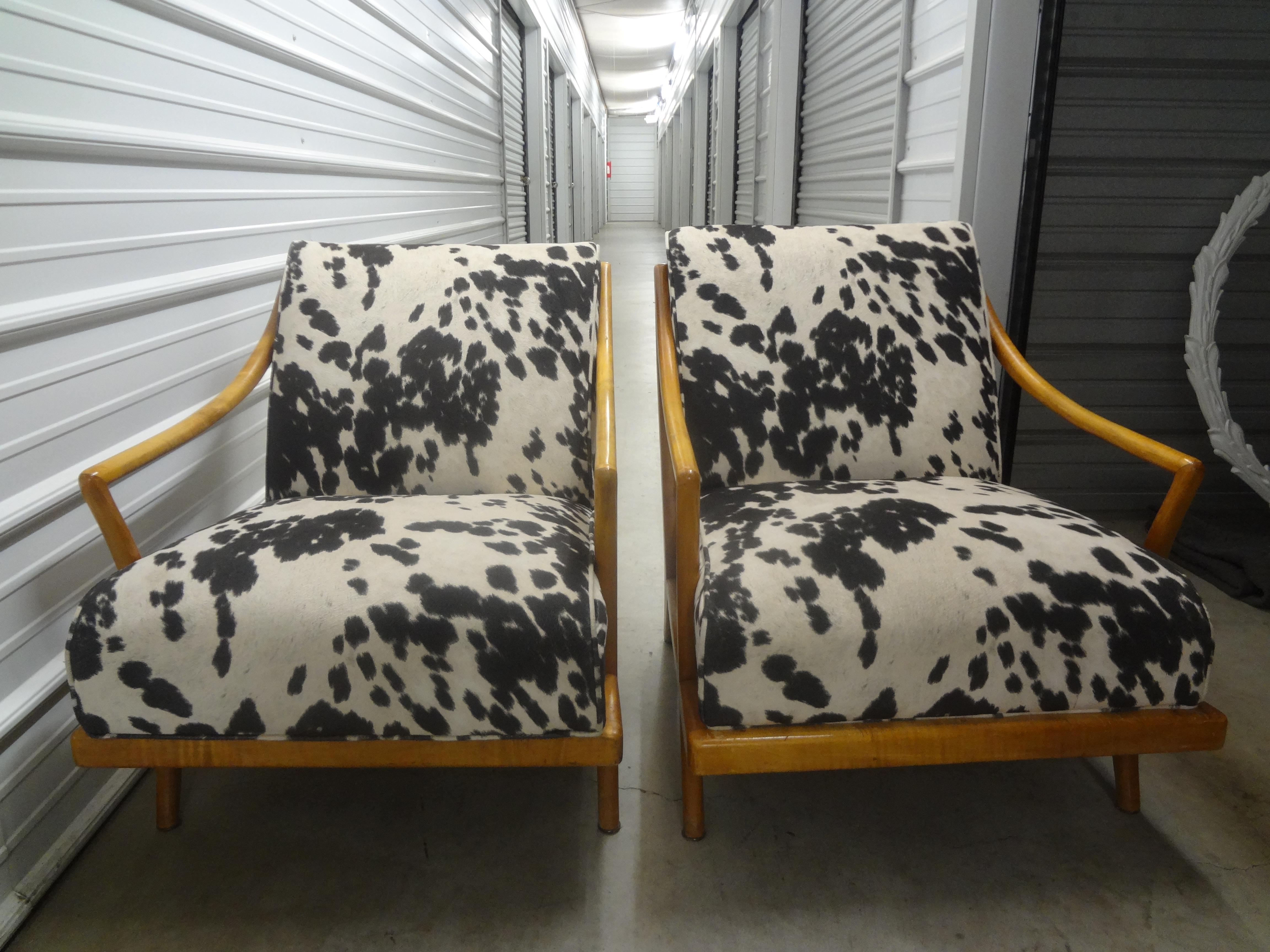 Pair of Italian Gio Ponti Inspired Walnut Lounge Chairs 3