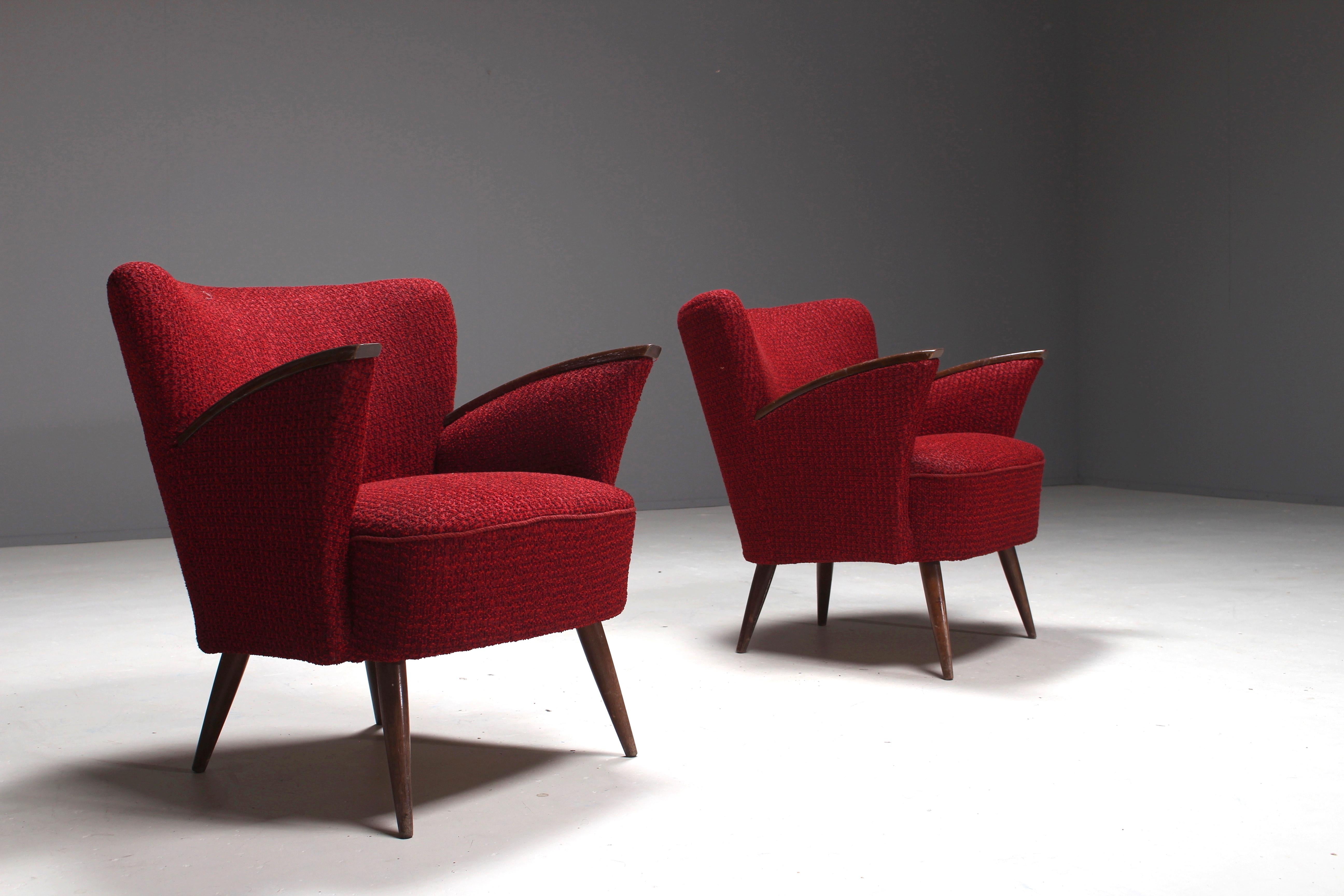 Mid-Century Modern Pair of Italian Gio Ponti Style Club Chairs in Red Wool Fabric, 1950s For Sale