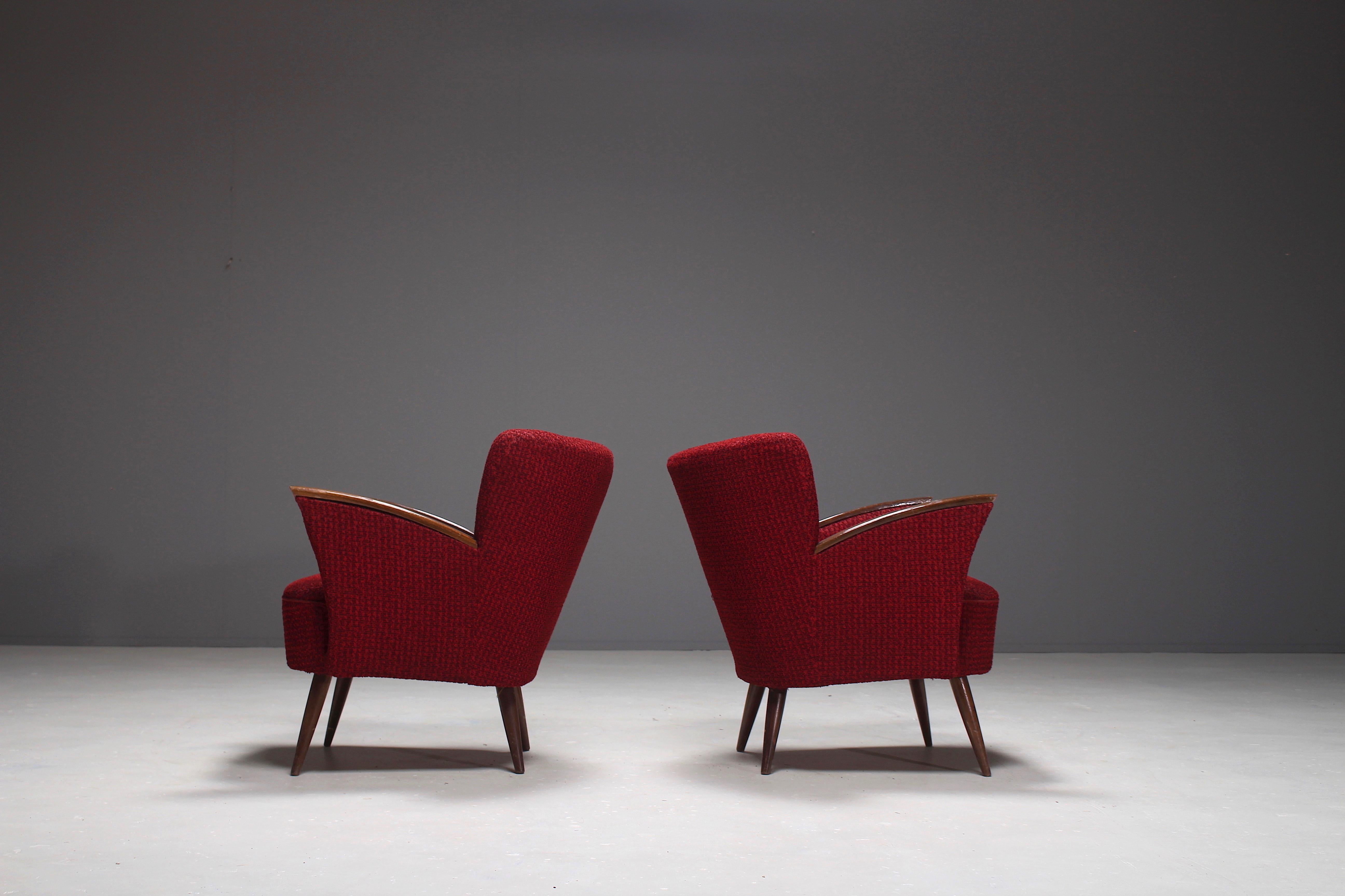 Mid-20th Century Pair of Italian Gio Ponti Style Club Chairs in Red Wool Fabric, 1950s For Sale