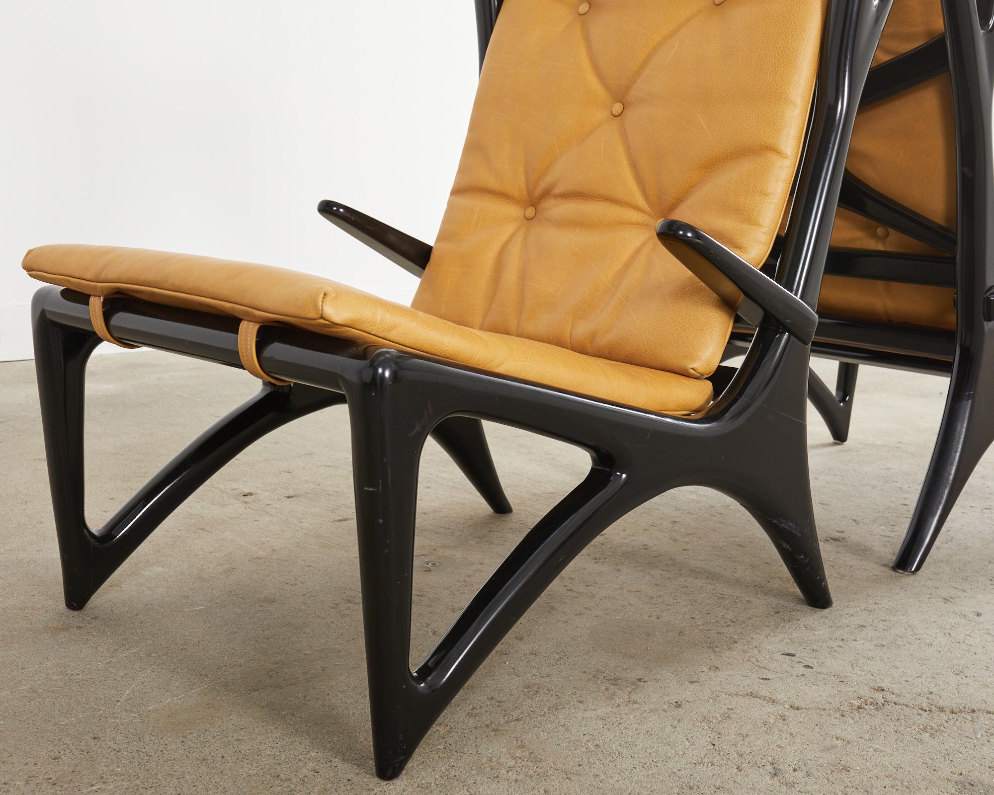 Pair of Italian Gio Ponti Style Ebonized Lounge Chairs For Sale 2