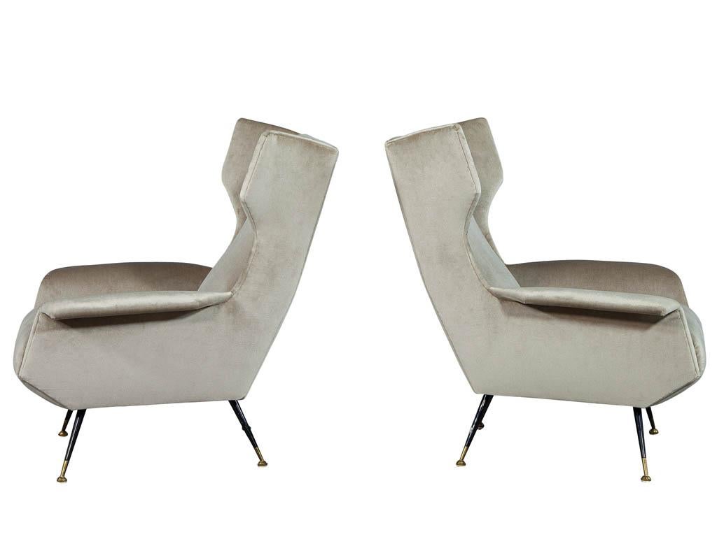 Pair of Italian Gio Ponti Style Mid-Century Modern Parlor Chairs In Good Condition In North York, ON
