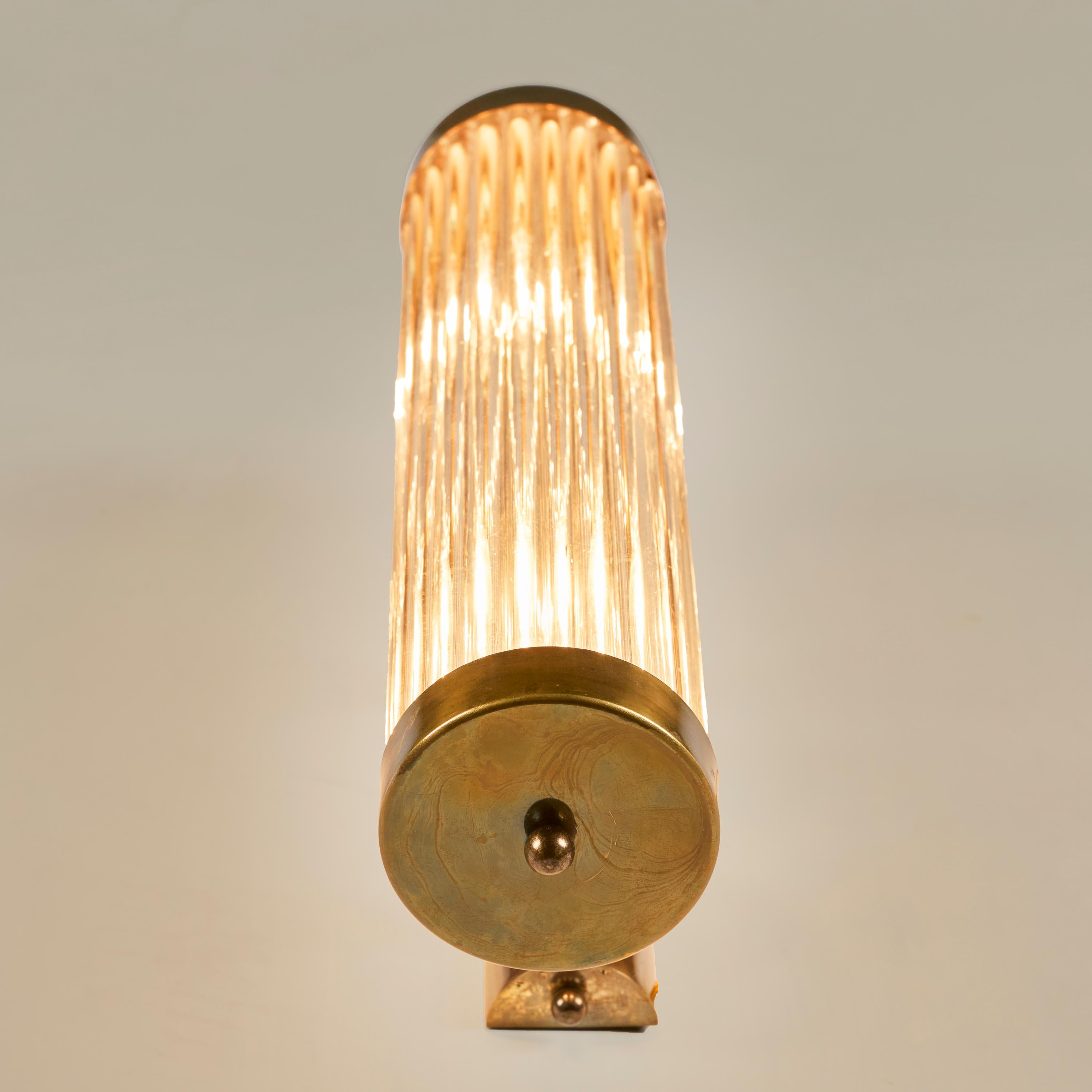 Pareja de apliques italianos de cristal y latón IP44 para cuarto de baño Moderno de mediados de siglo en venta