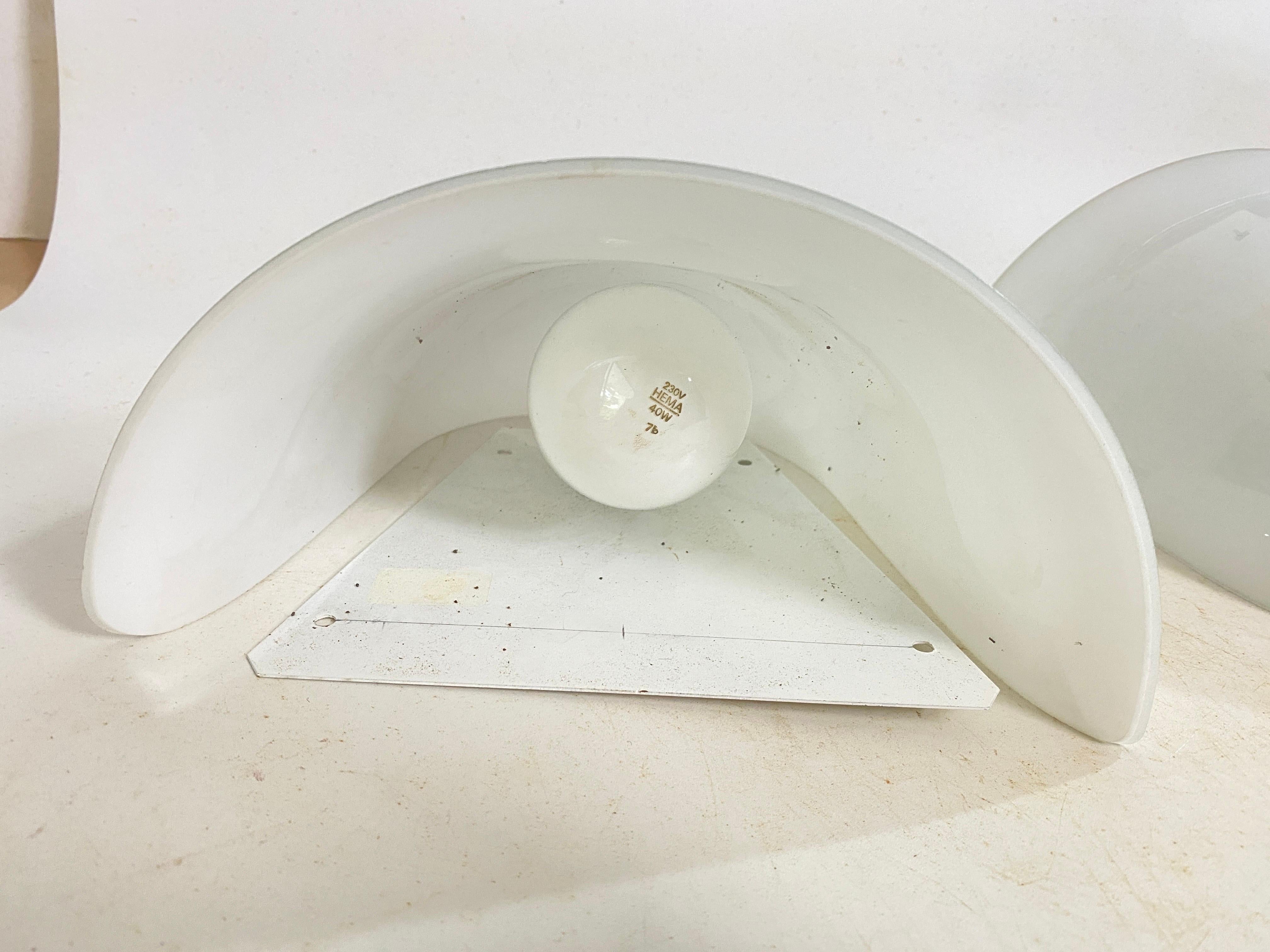 Pair of Italian Glass Sconce  Italy circa 1970 White Color For Sale 1