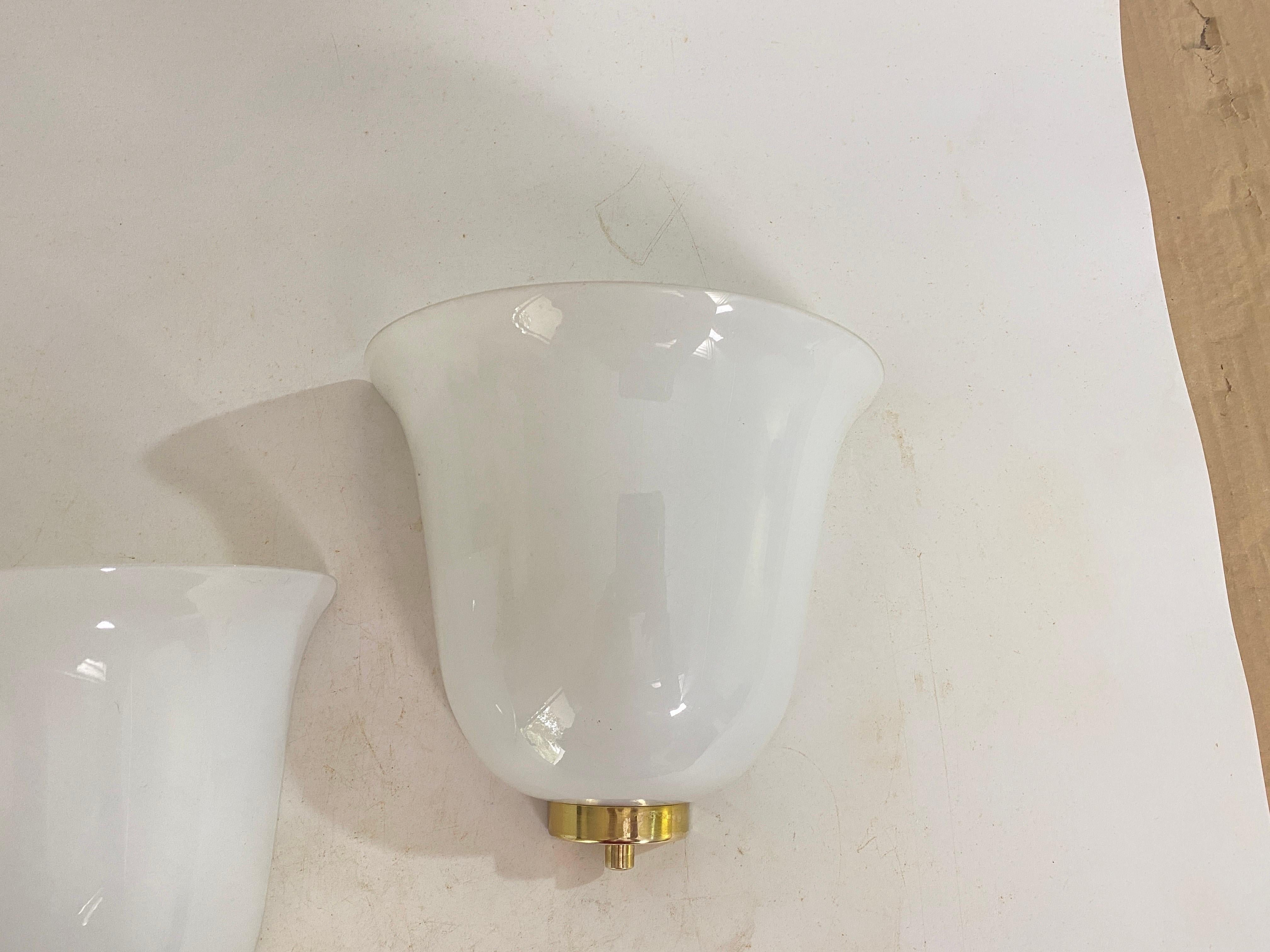 Pair of Italian Glass Sconce  Italy circa 1970 White Color For Sale 4