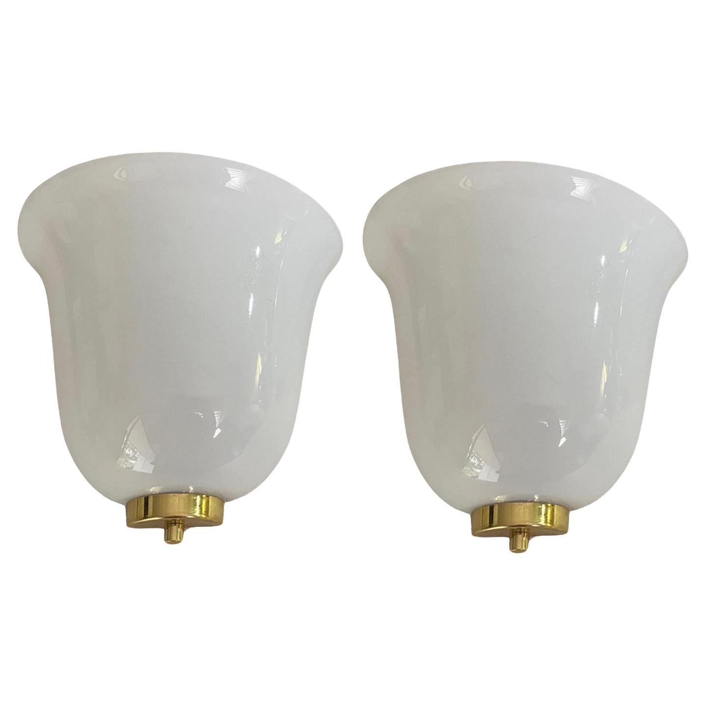 Pair of Italian Glass Sconce  Italy circa 1970 White Color For Sale