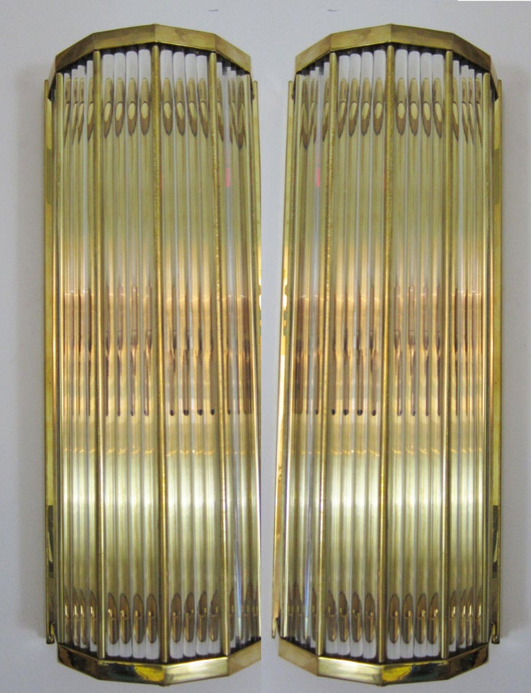 Contemporary Pair of Italian Glass Wall Lights, Art Deco Style For Sale