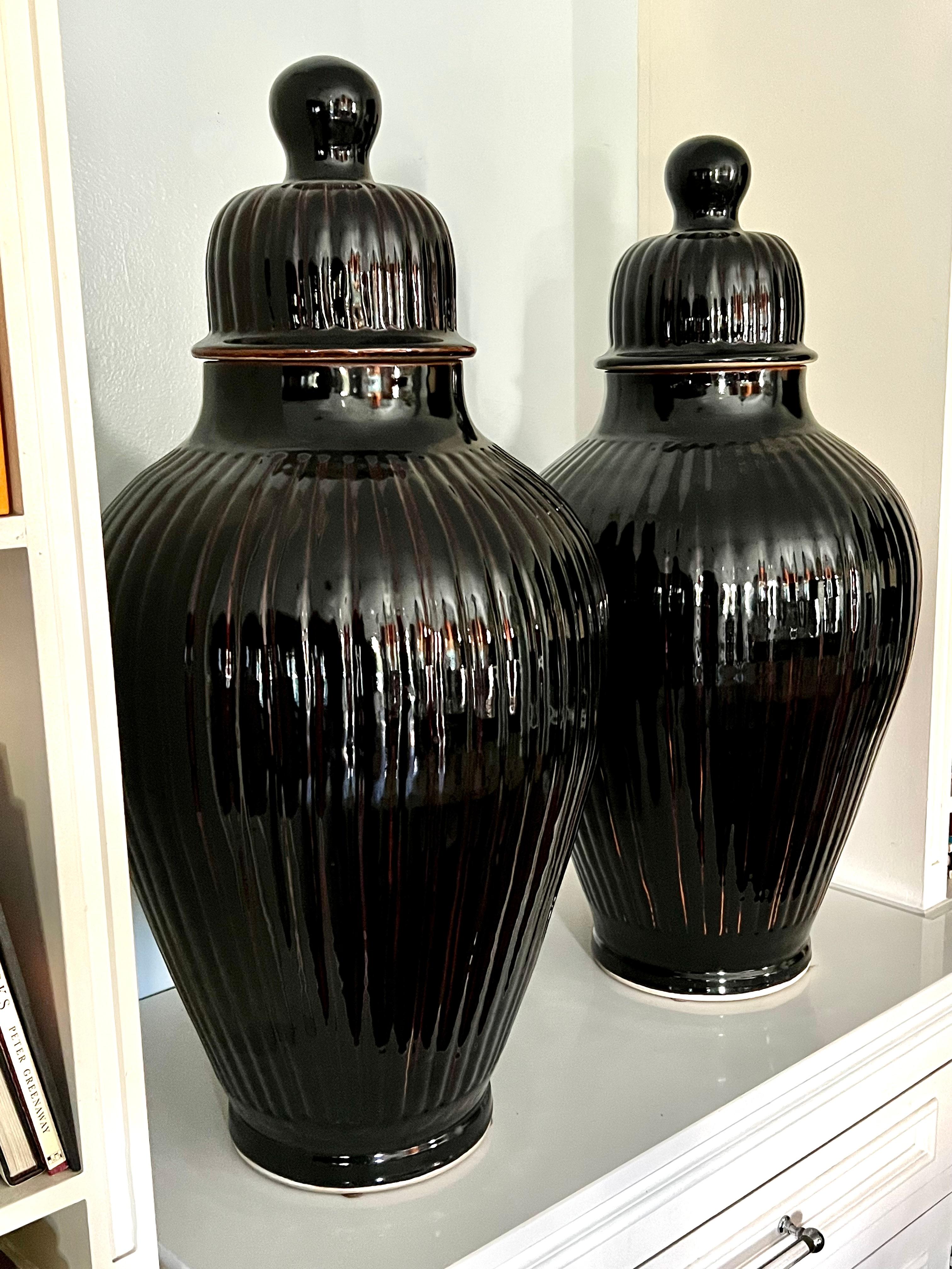 Pair of Italian Glazed Ceramic Ginger Jar Lidded Urns For Sale 2