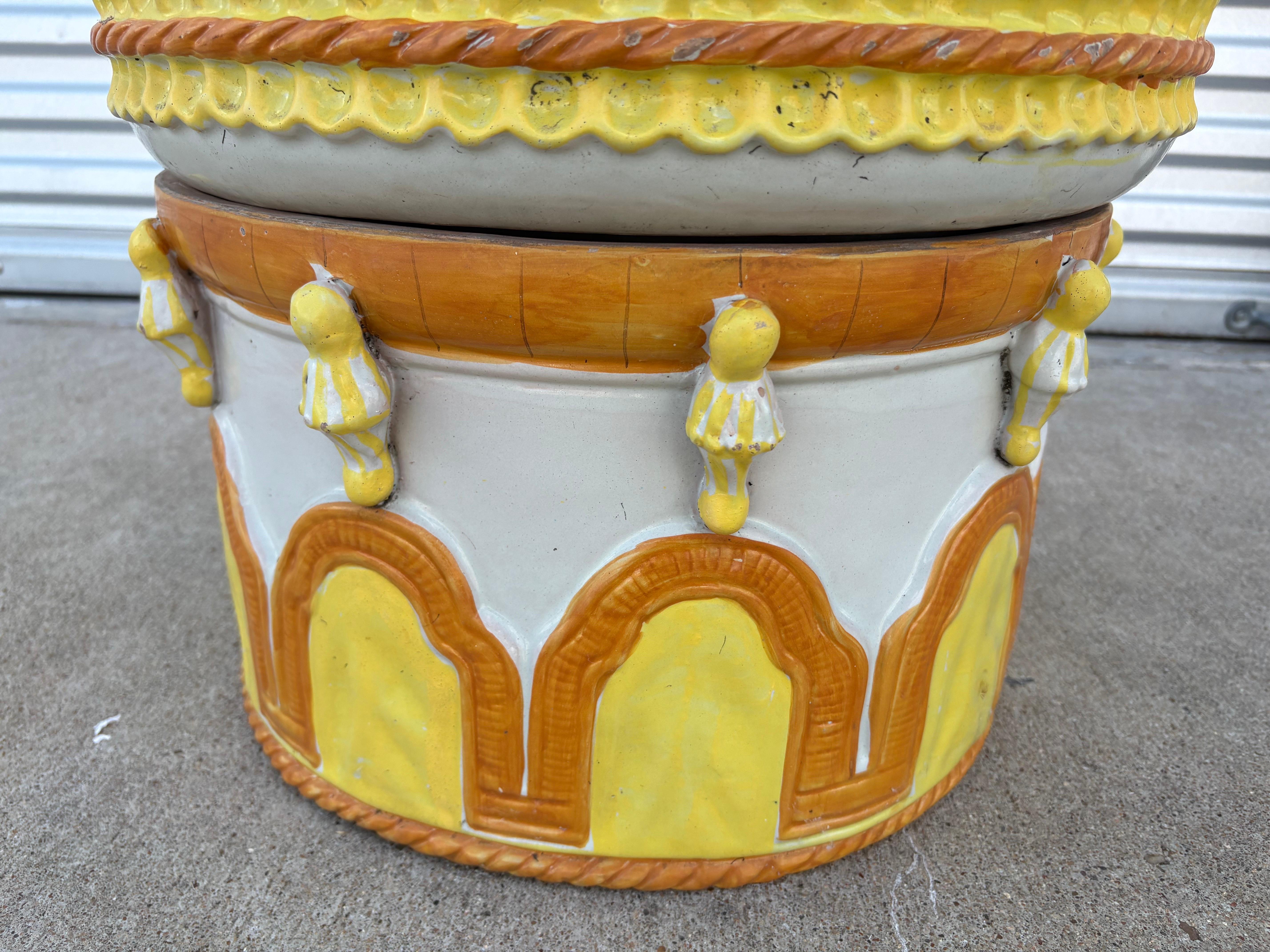 Pareja De Mesas Italianas De Terracota Esmaltada Regencia de Hollywood en venta