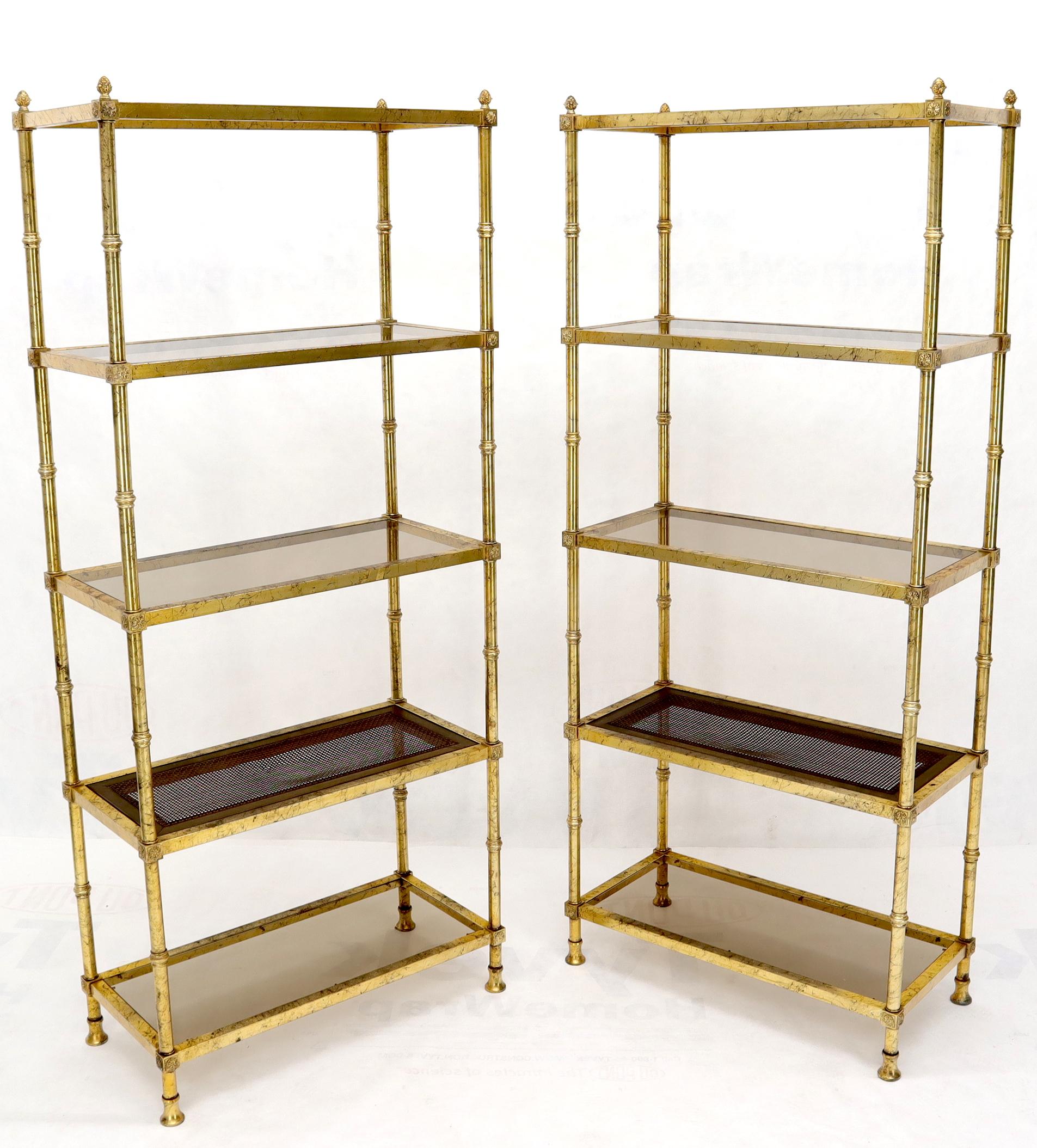 Pair of Italian Gold Gilt Étagères Shelving Units In Good Condition In Rockaway, NJ