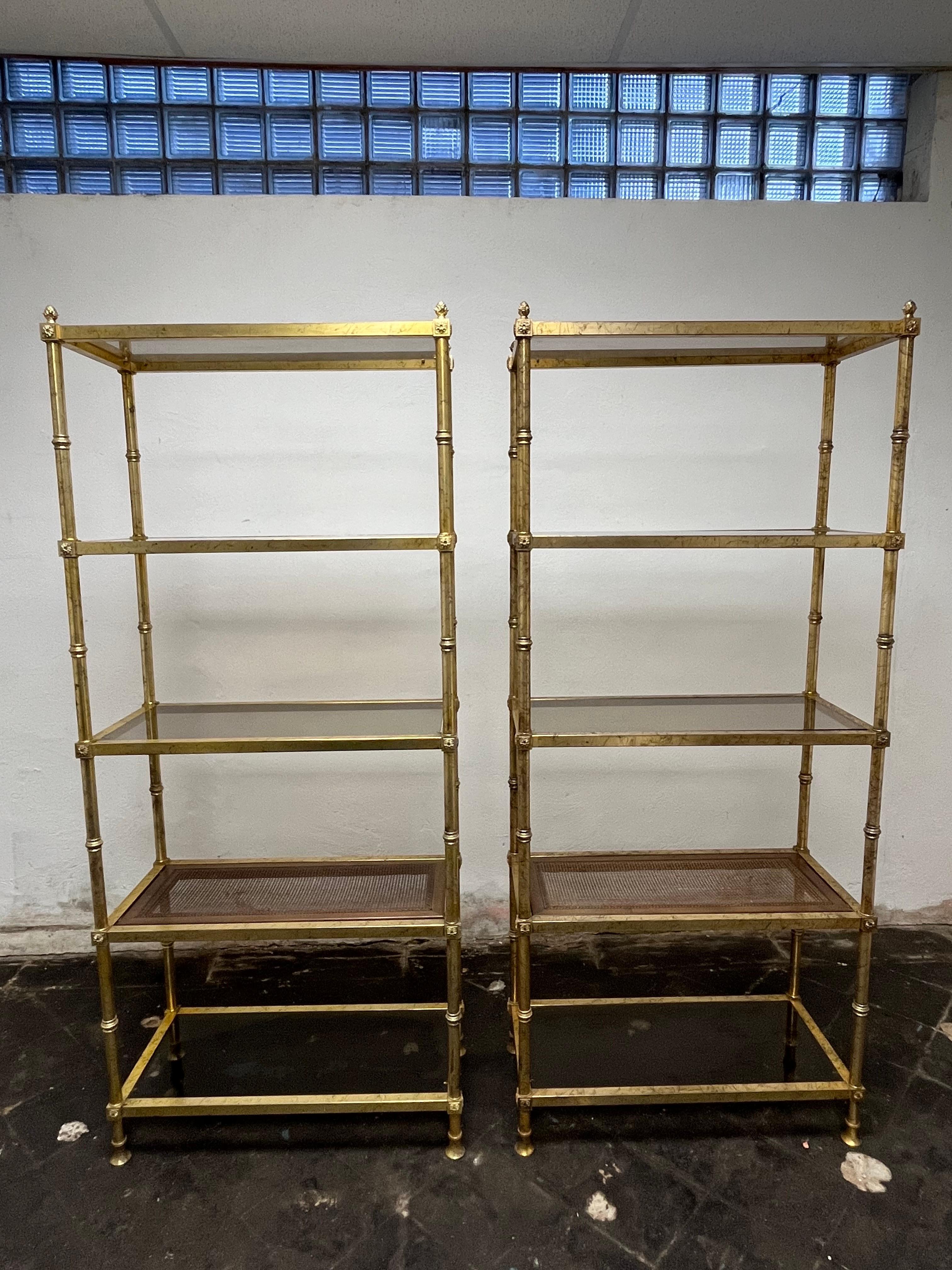 Pareja de estanterías italianas doradas Étagères en Bueno estado para la venta en W Allenhurst, NJ