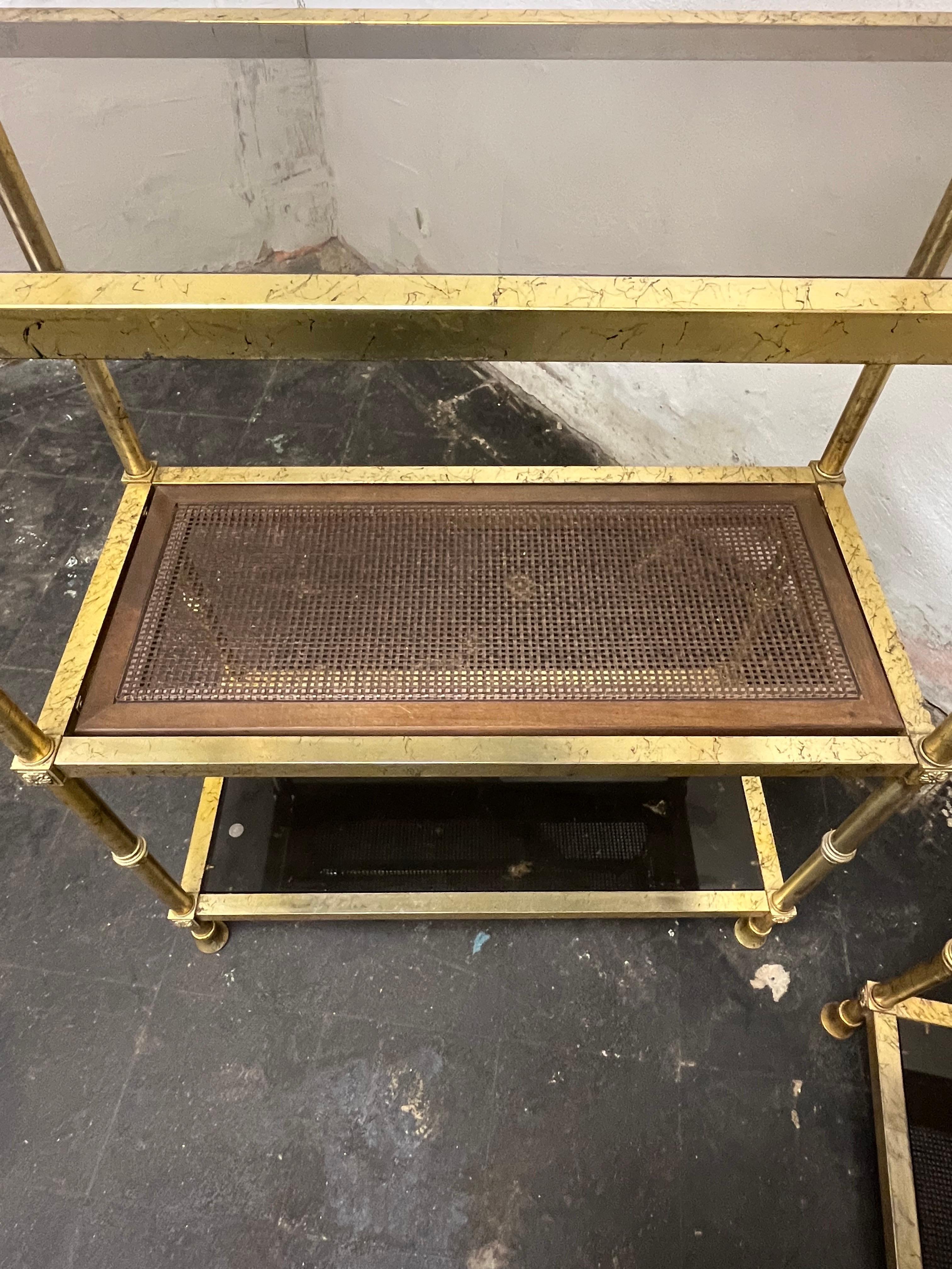 Pareja de estanterías italianas doradas Étagères Metal en venta