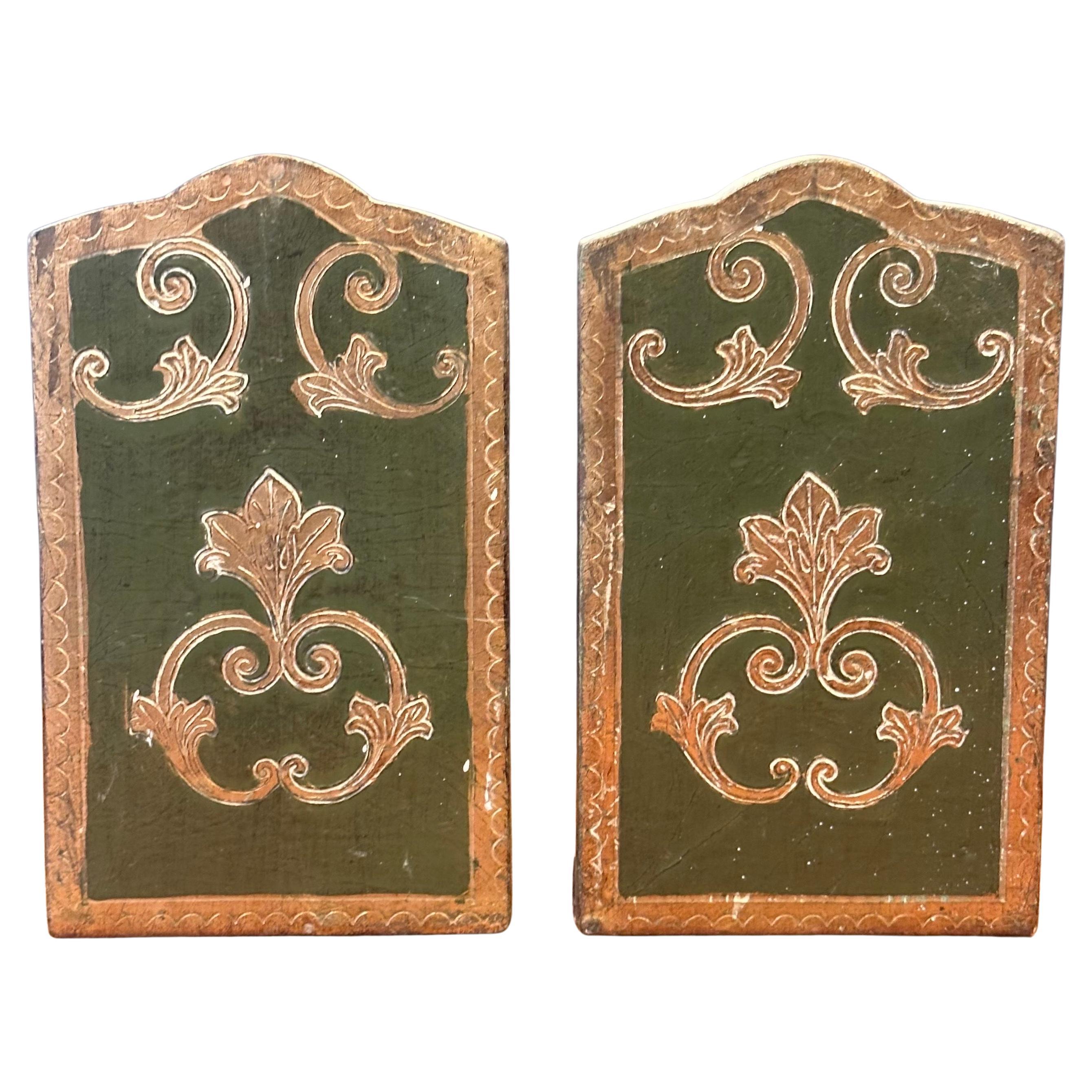 Beautiful air of Italian gold gilt folding bookends by Franco Tacchi circa 1960s. The bookends are in good vintage condition and measure 7