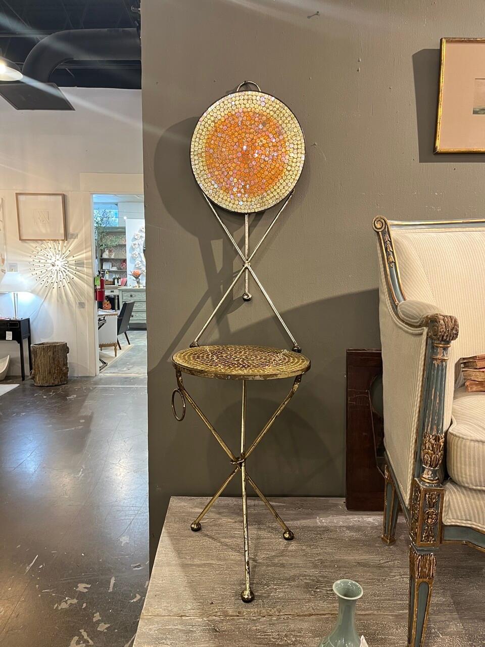 Paire de tables d'appoint italiennes en mosaïque pliante et dorée en vente 3
