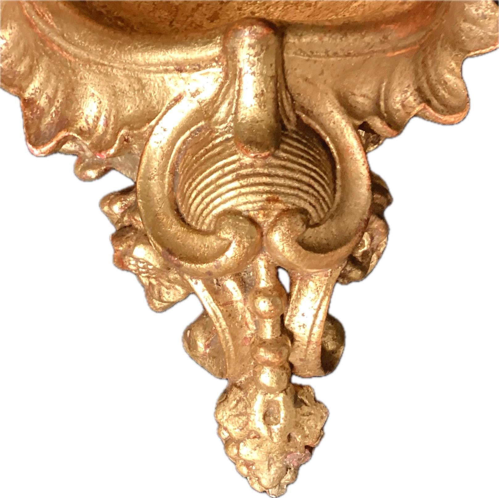 19th Century Pair of Italian Gold Gilt Wall Brackets For Sale