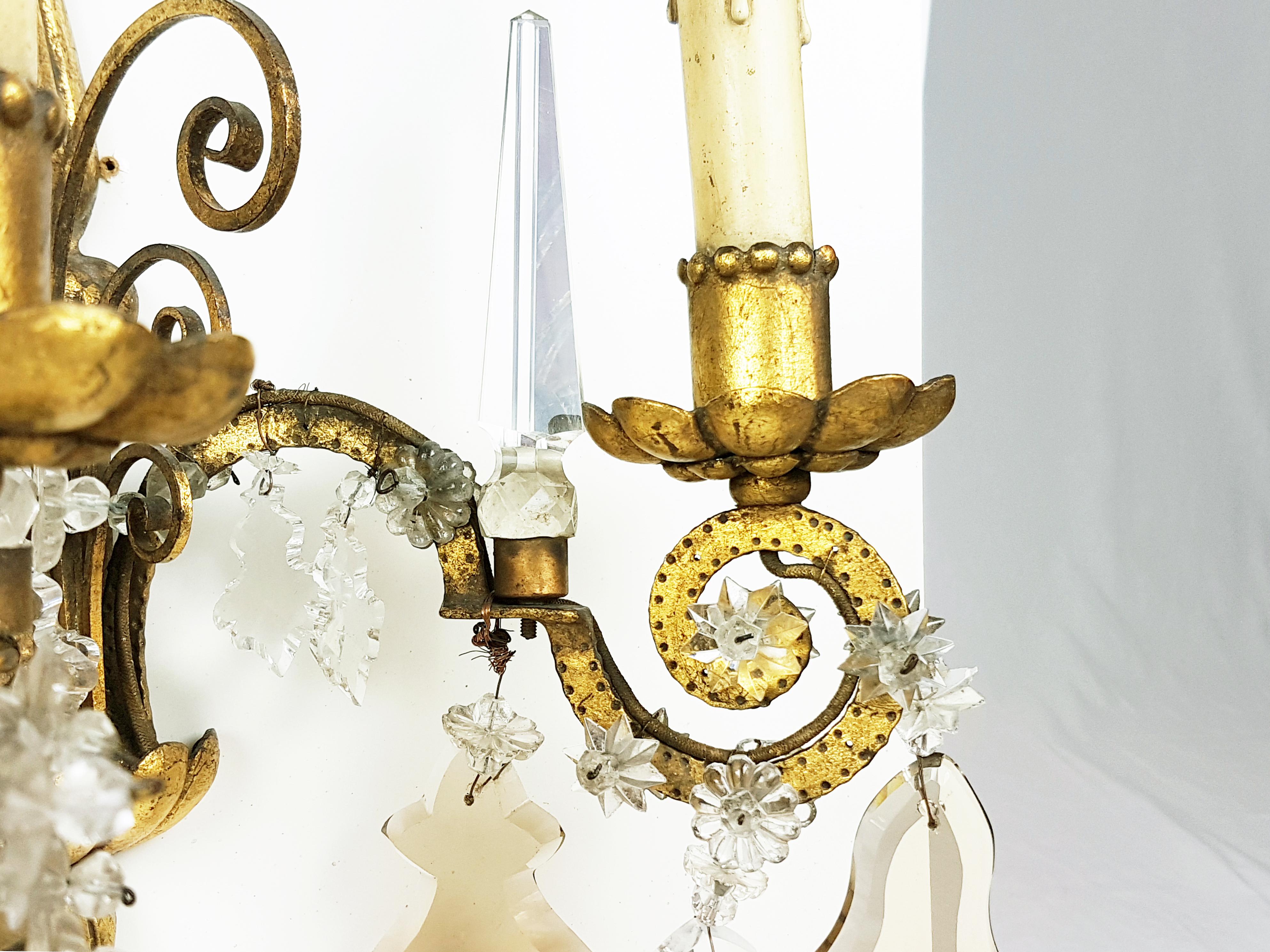 Pair of Italian Gold Leaf Metal and Faceted Crystal Deco Sconces In Good Condition For Sale In Varese, Lombardia