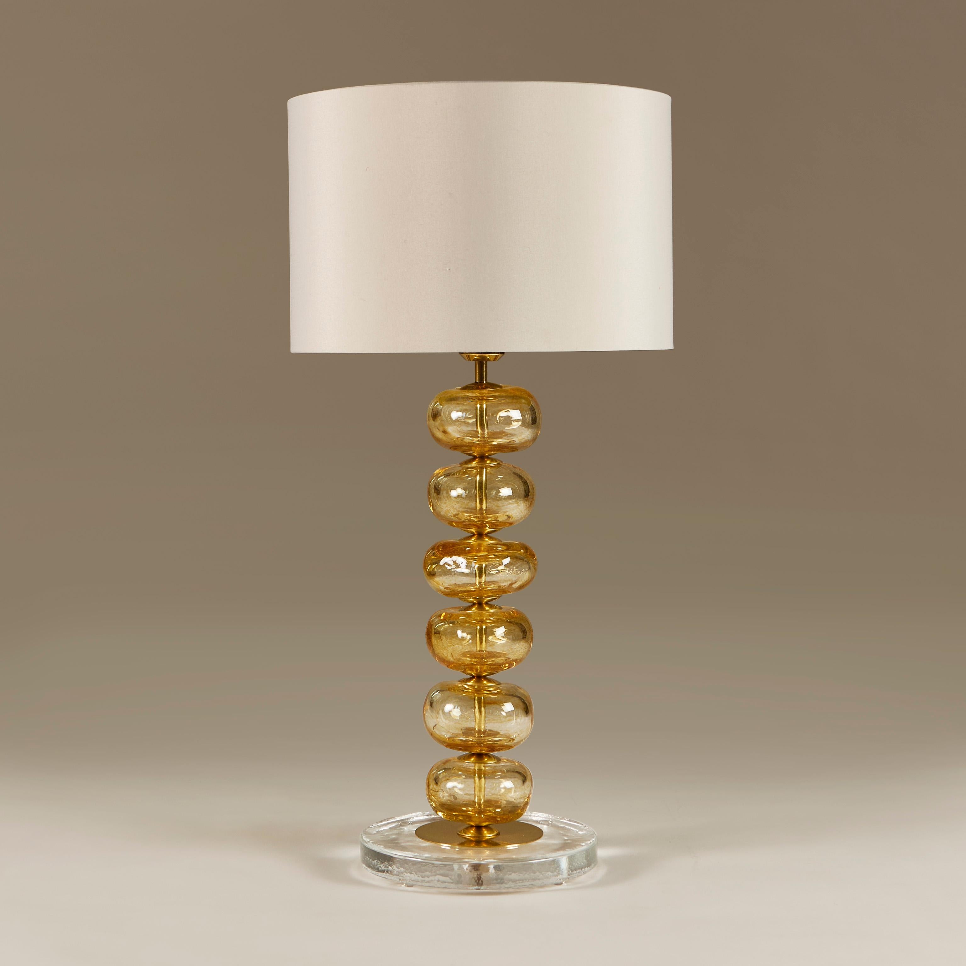 Paar italienische Gold Murano Kugel Tischlampen, Modern, mundgeblasen (Messing) im Angebot