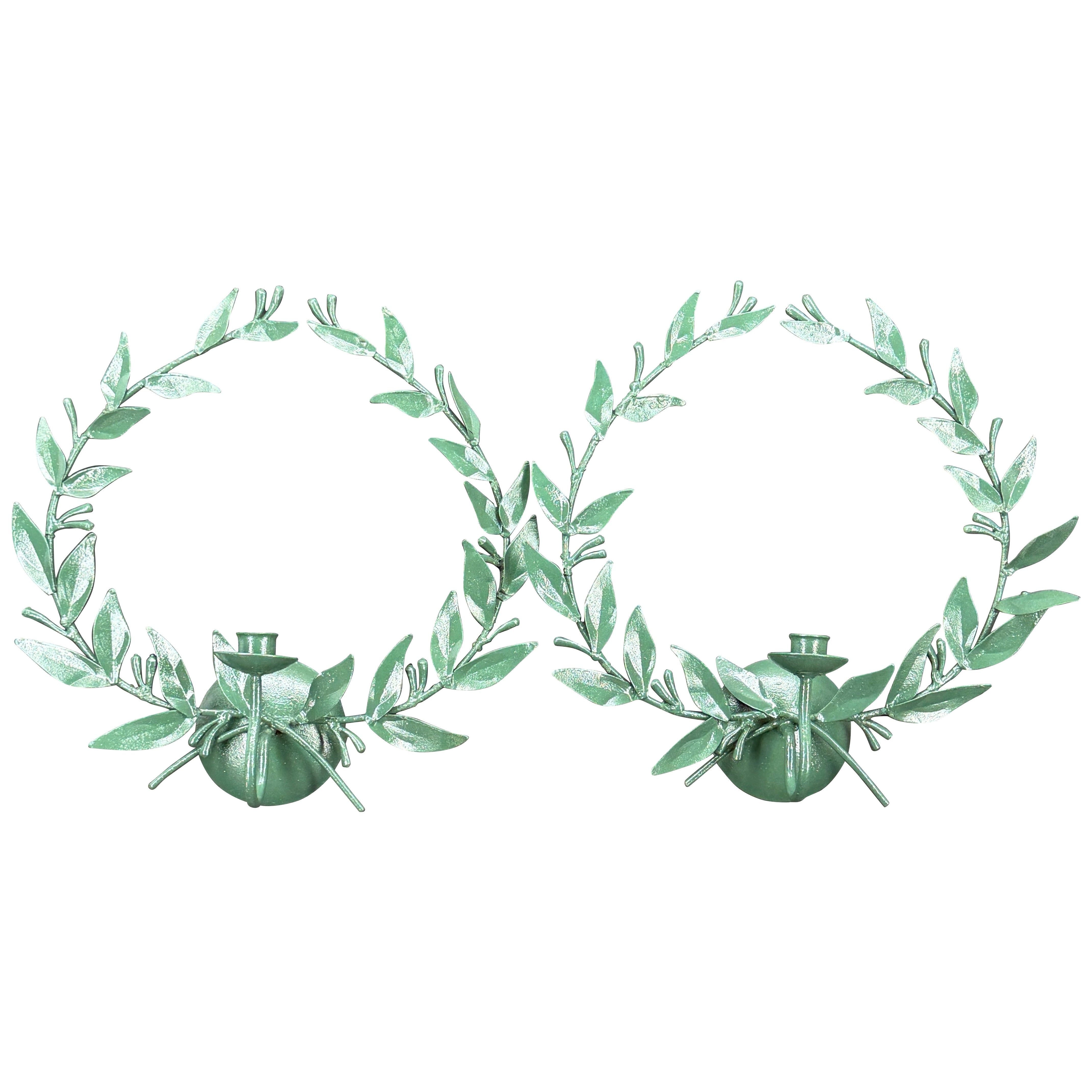Paar italienische grün bemalte Lorbeerblatt-Wandleuchter mit Kerze im Angebot