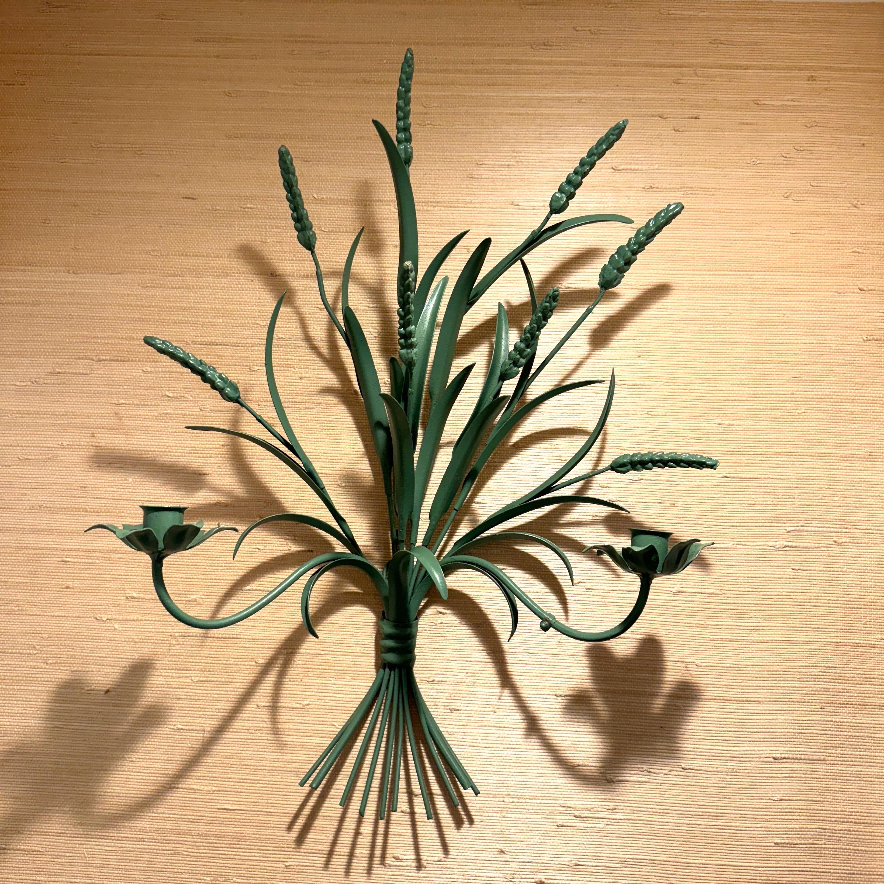 Coppia di candele da parete italiane in metallo verniciato verde Greene & Greene 9