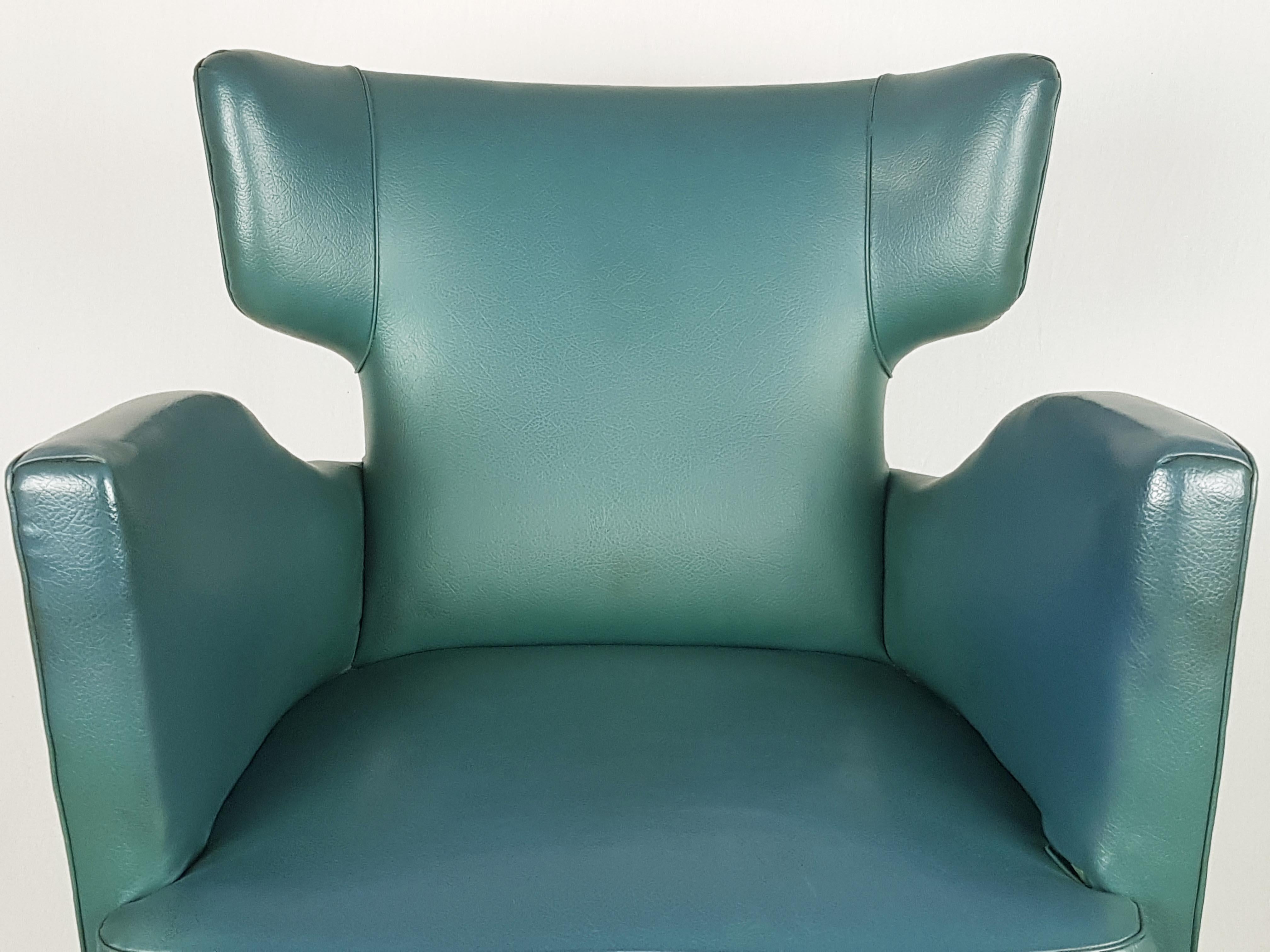 Pair of Italian Green Skai & Wood '50s Armchairs in the Style of Melchiorre Bega For Sale 2