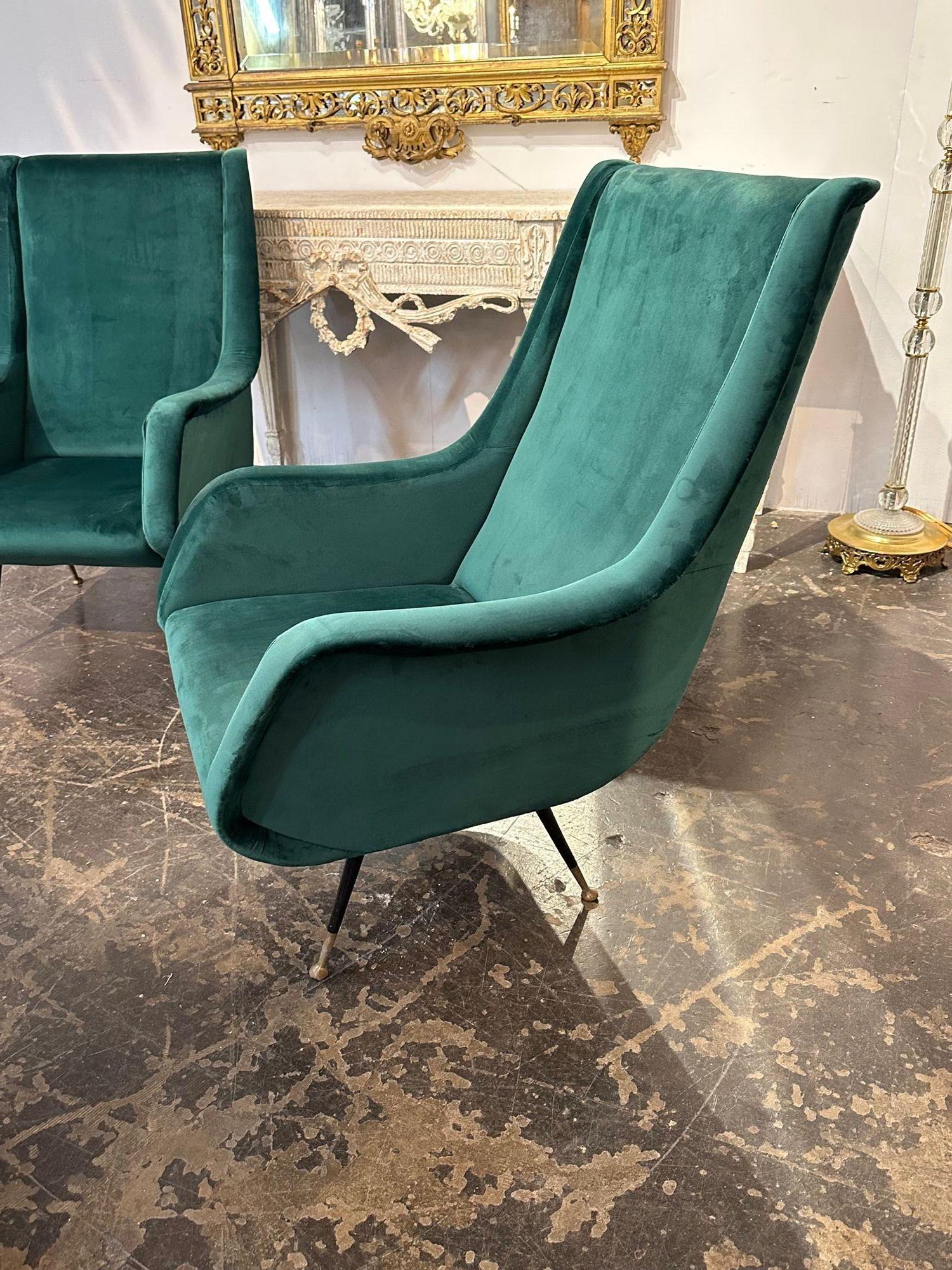 20th Century Pair of Italian Green Velvet Mid-Century Modern Chairs For Sale