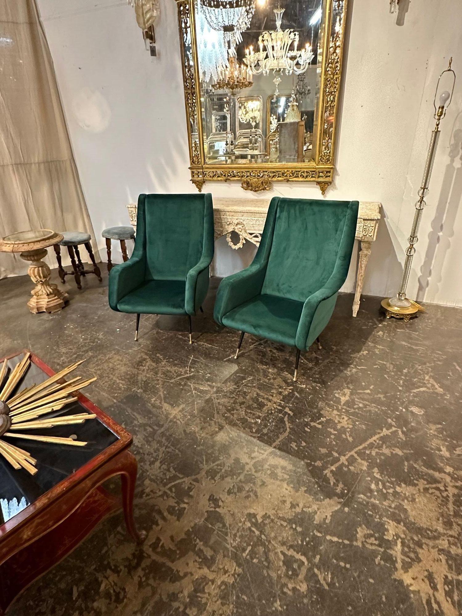 Pair of Italian Green Velvet Mid-Century Modern Chairs For Sale 2