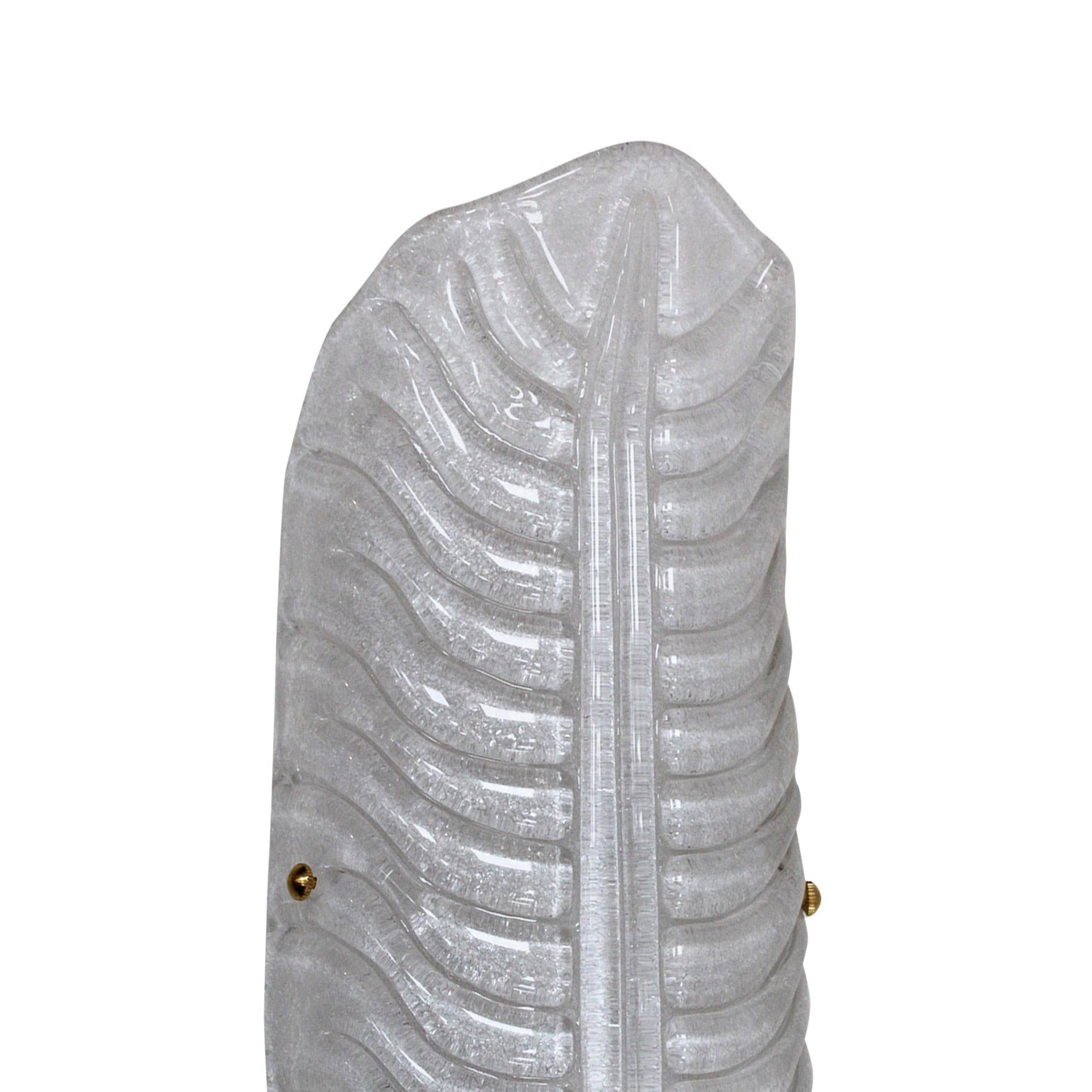 Pareja de apliques italianos de cristal de Murano soplado a mano y pluma de latón en Excelente estado para la venta en Ibiza, Spain