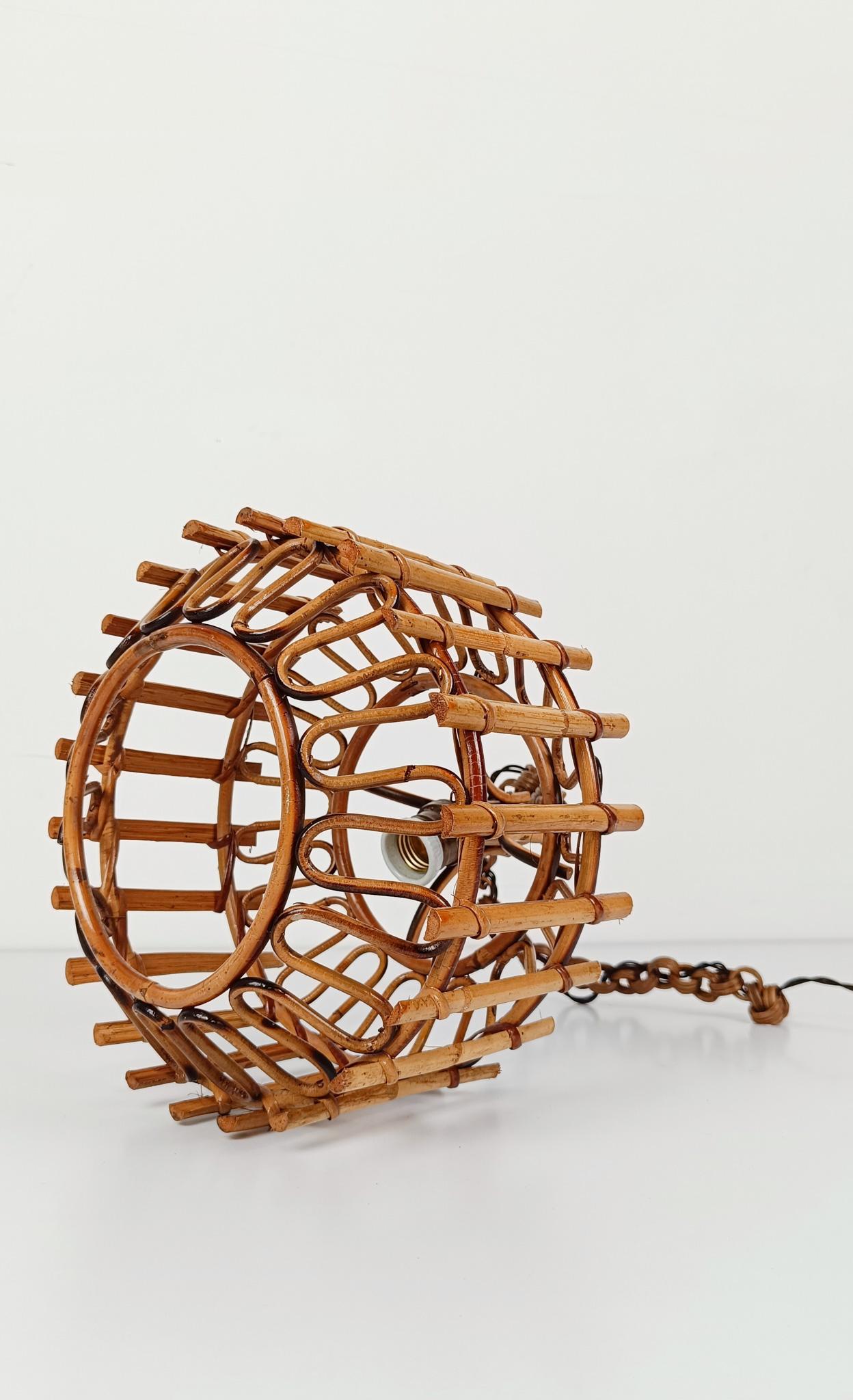 Coppia di lampade a sospensione artigianali italiane in canna e rattan, stile Albini, anni '60 in vendita 8