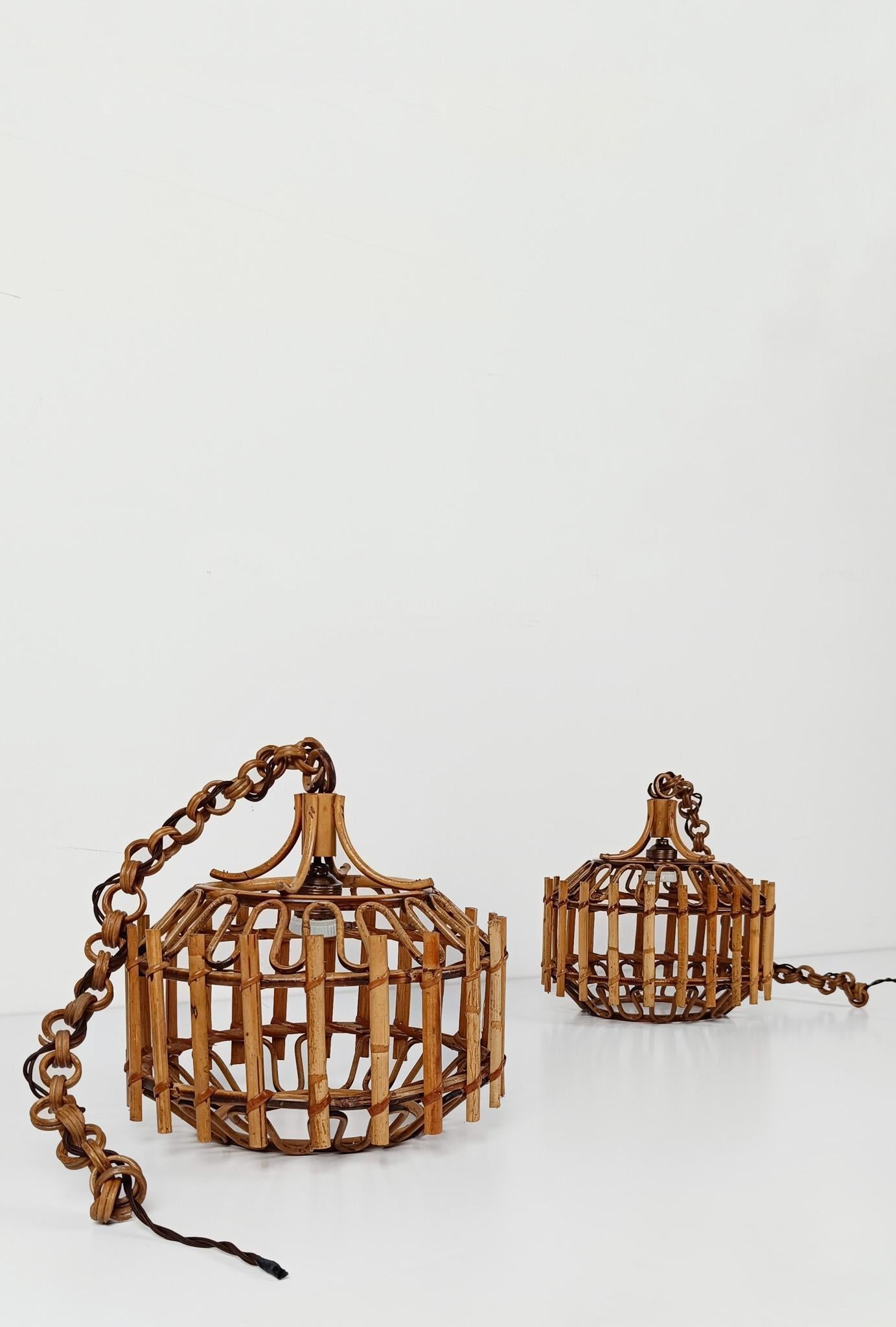 Coppia di lampade a sospensione artigianali italiane in canna e rattan, stile Albini, anni '60 In condizioni buone in vendita a Roma, IT