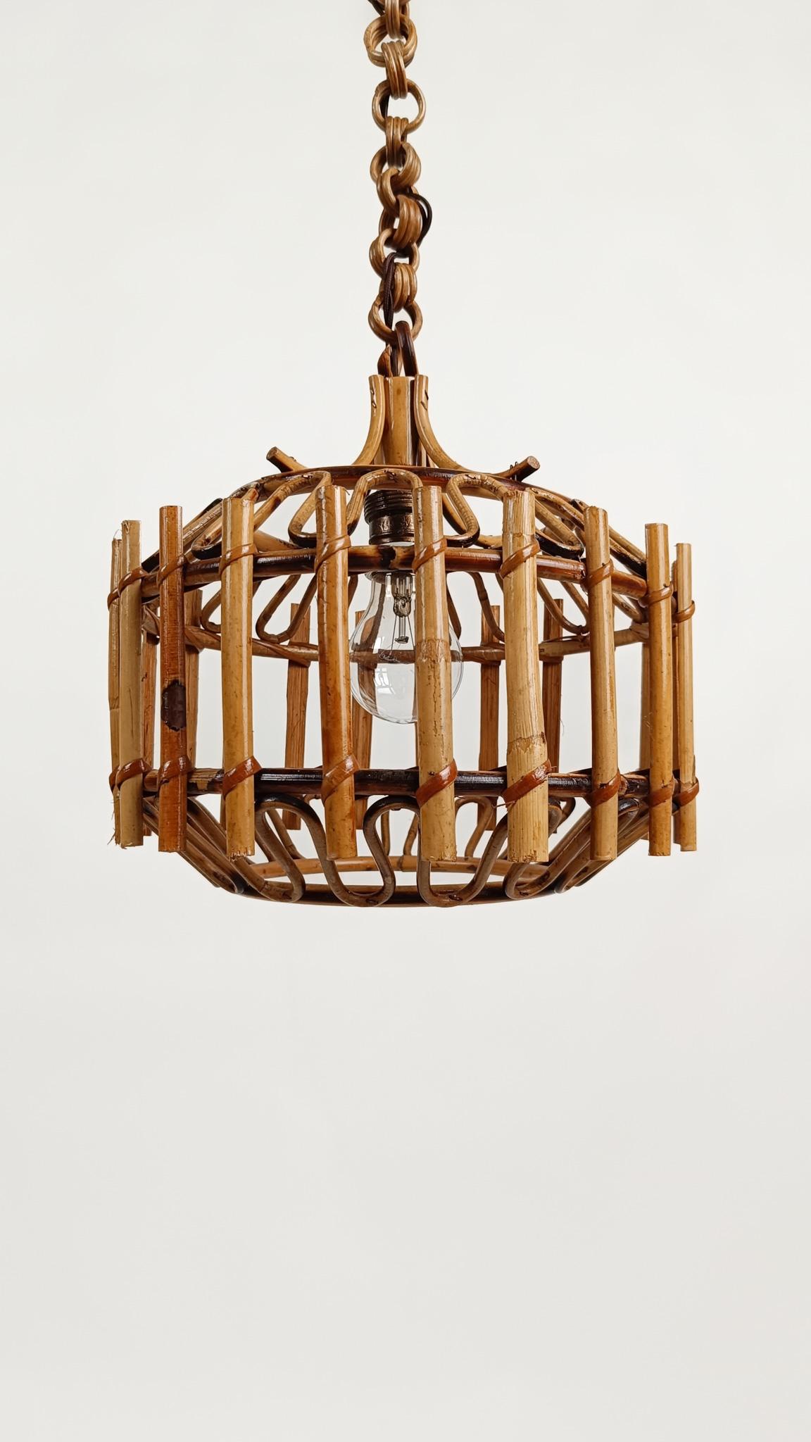 Coppia di lampade a sospensione artigianali italiane in canna e rattan, stile Albini, anni '60 in vendita 2
