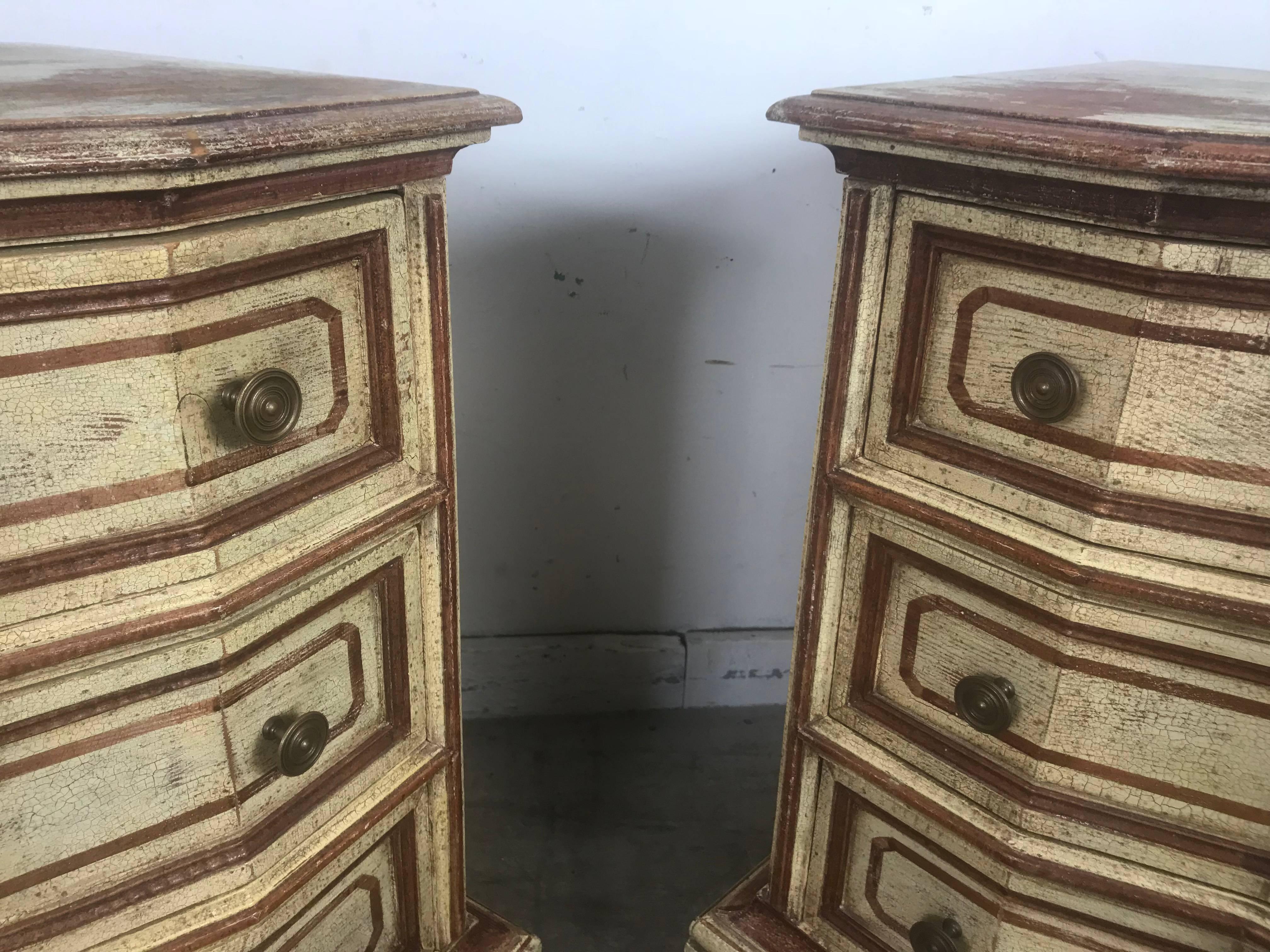 Pair of Italian Hollywood Regency Painted Three-Drawer Stands, Commodes 4