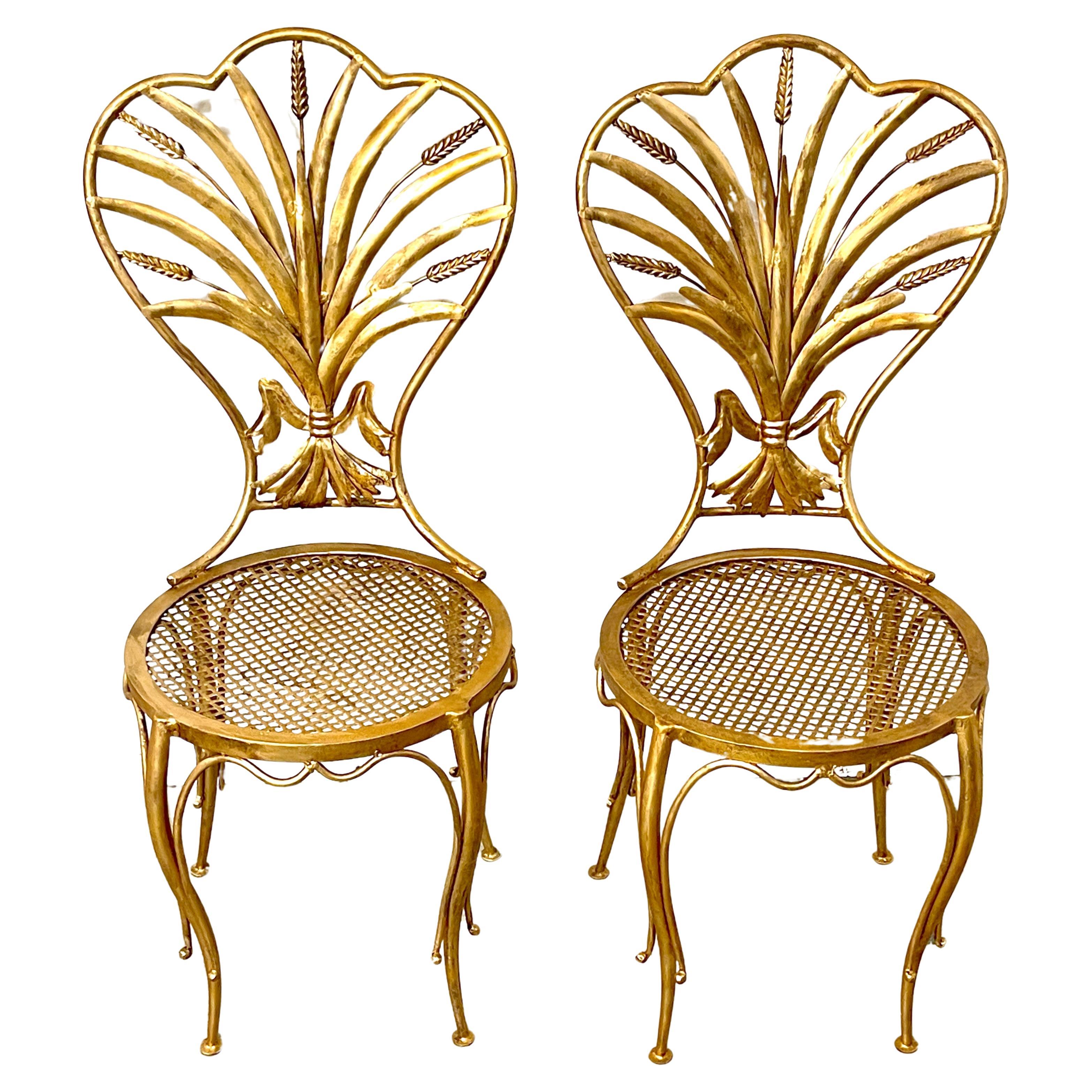 Paar italienische Hollywood-Regency-Stühle mit Weizengarbenblättern, von S. Salvadori  im Angebot