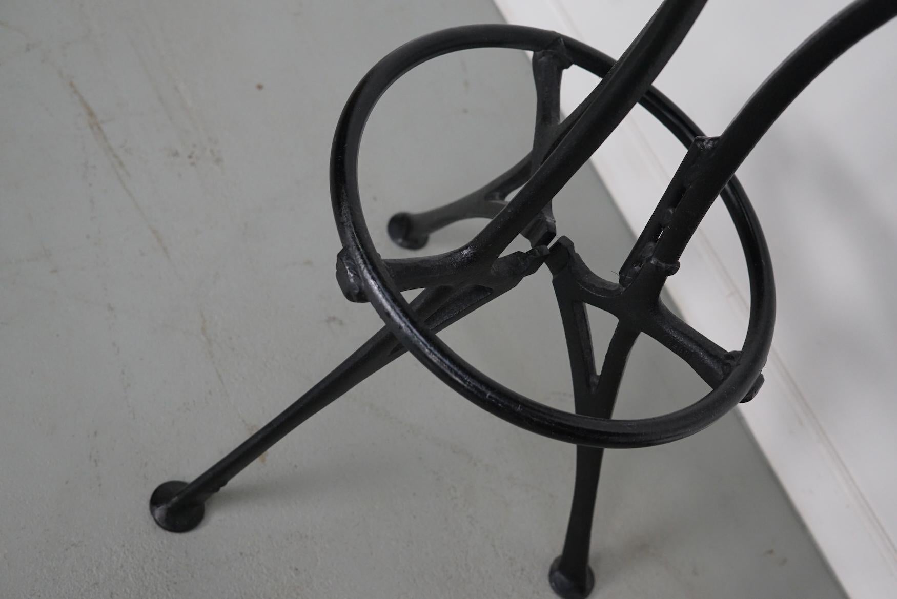 Pair of Italian Industrial Workshop Stools / Bar Stools In Good Condition For Sale In Nijmegen, NL