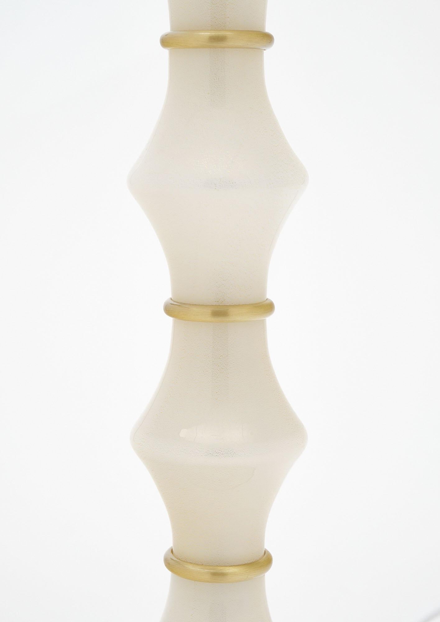 Modern Pair of Italian Ivory Murano Glass Lamps For Sale