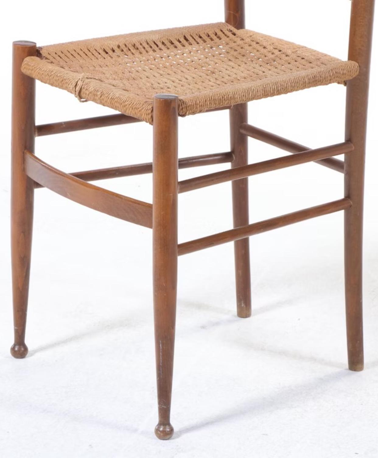 Pair of Italian Ladder Back Chairs with Woven Rush Seats, Gio Ponti attributed. im Zustand „Gut“ im Angebot in Chicago, IL