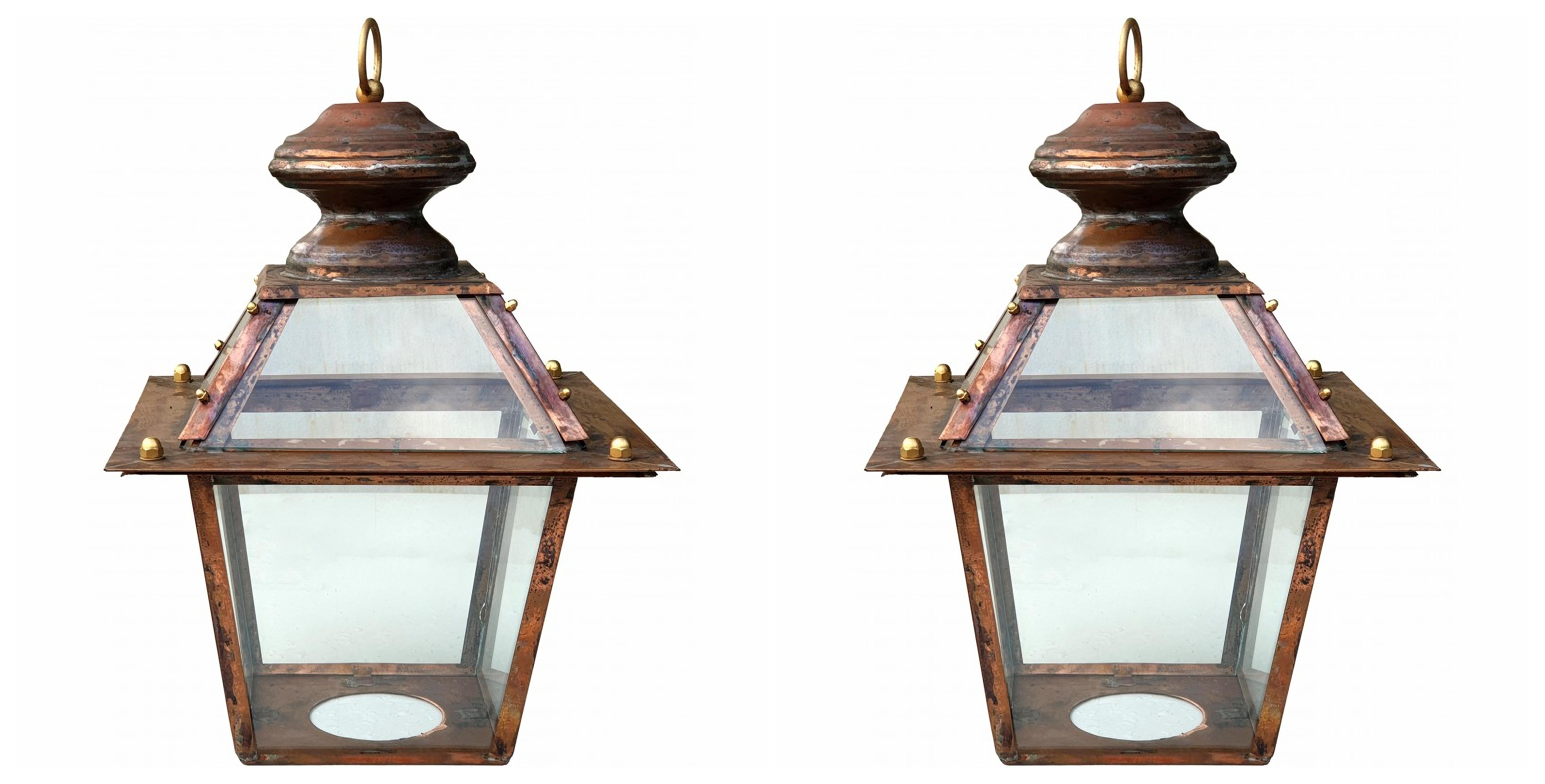 Pair of Italian Lanterns in Tuscan Copper with Ring Early 20th Century In Good Condition For Sale In Madrid, ES