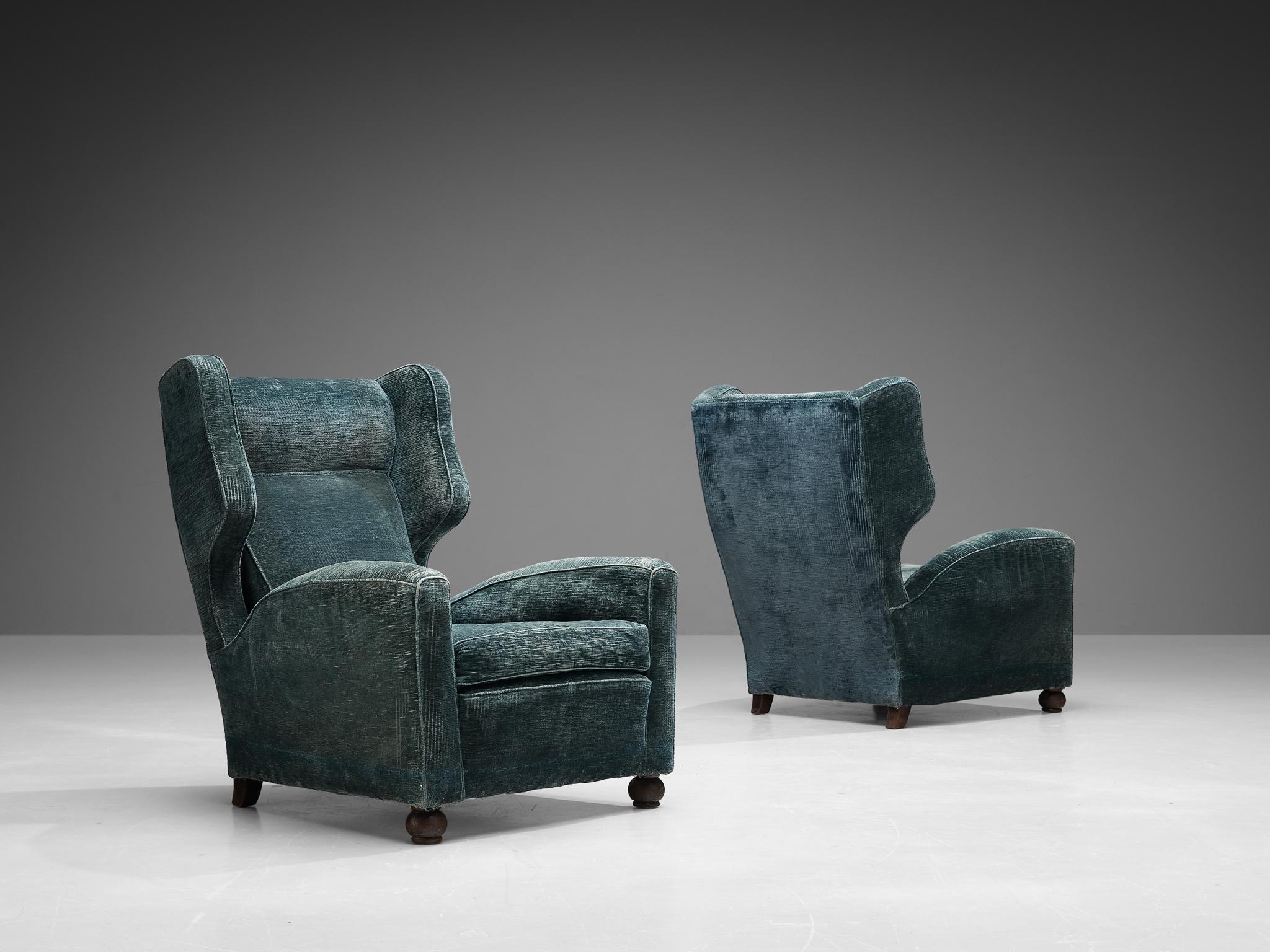 Pair of Italian Large Lounge Chairs in Blue Velvet  In Good Condition For Sale In Waalwijk, NL