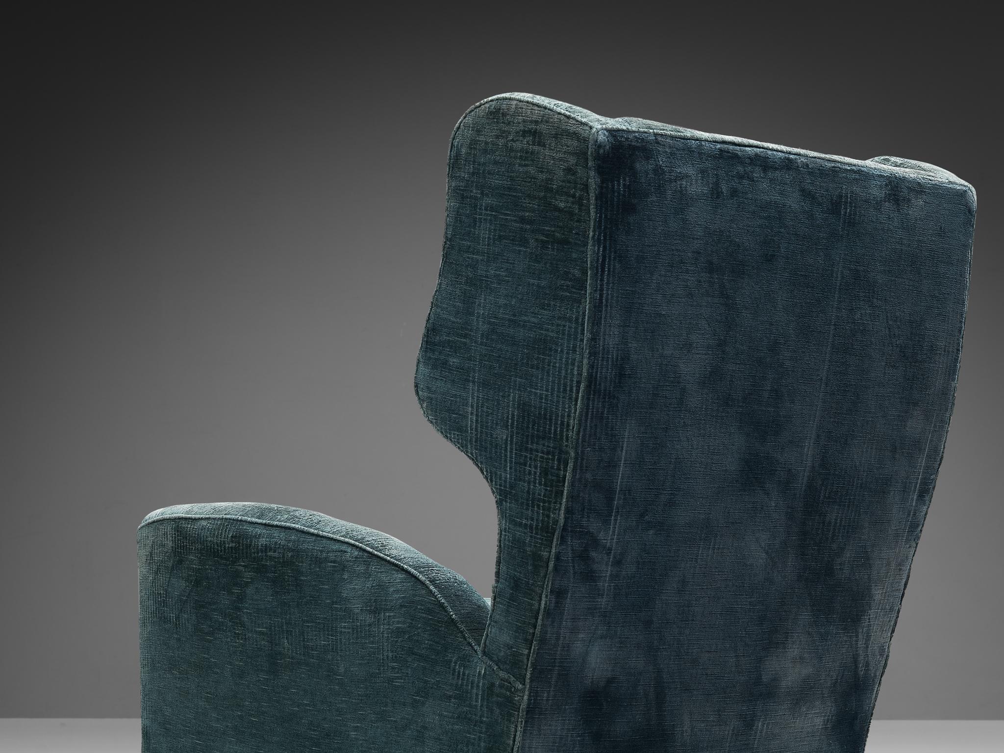 Mid-20th Century Pair of Italian Large Lounge Chairs in Blue Velvet  For Sale