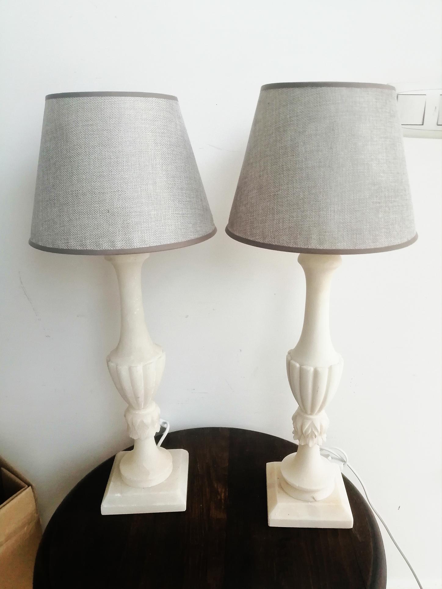 Sculpté Lampes de bureau - Albâtre   Couleur blanche Italie mi-siècle moderne