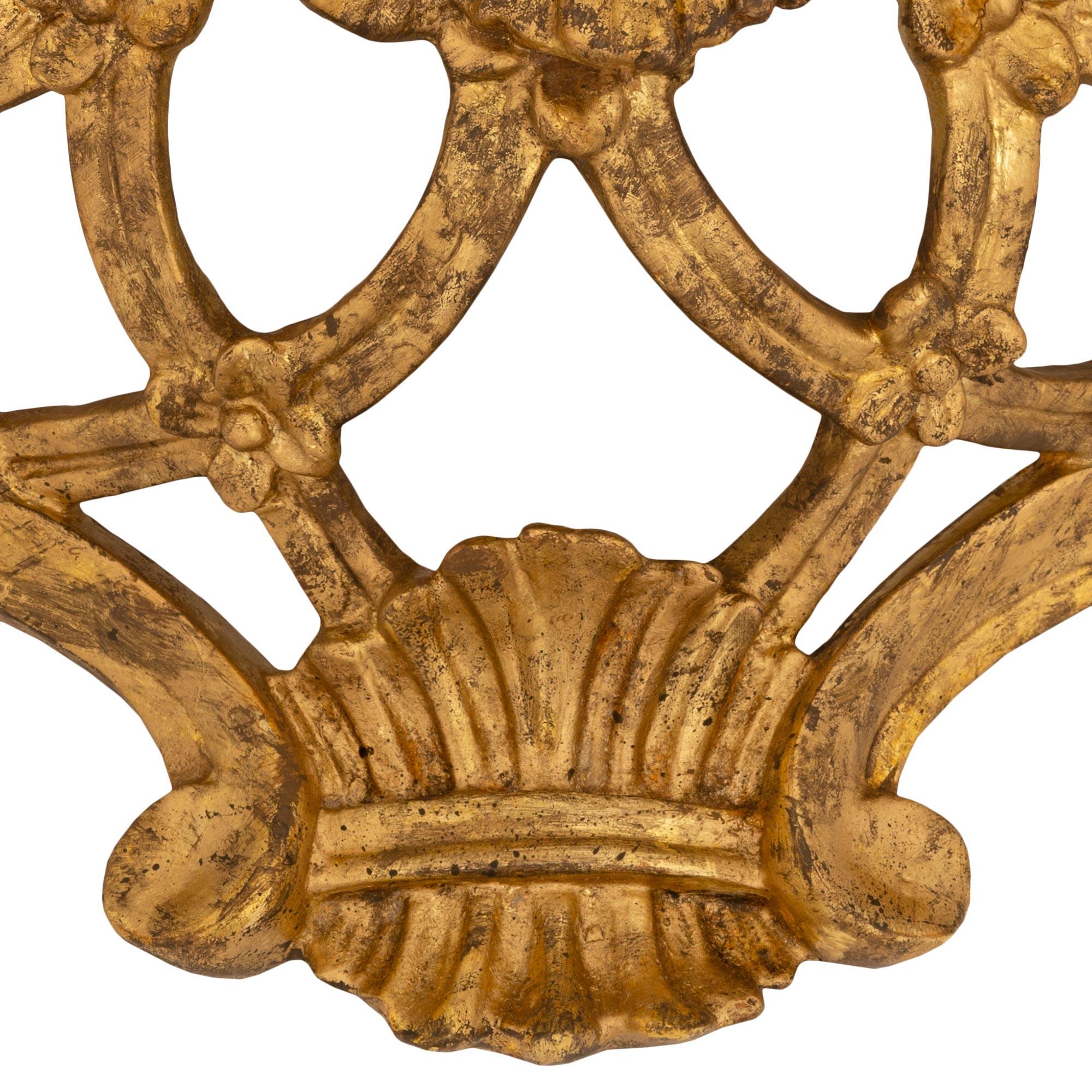 Pair Of Italian Late 18th Century Baroque St. Mecca Wall Brackets For Sale 1