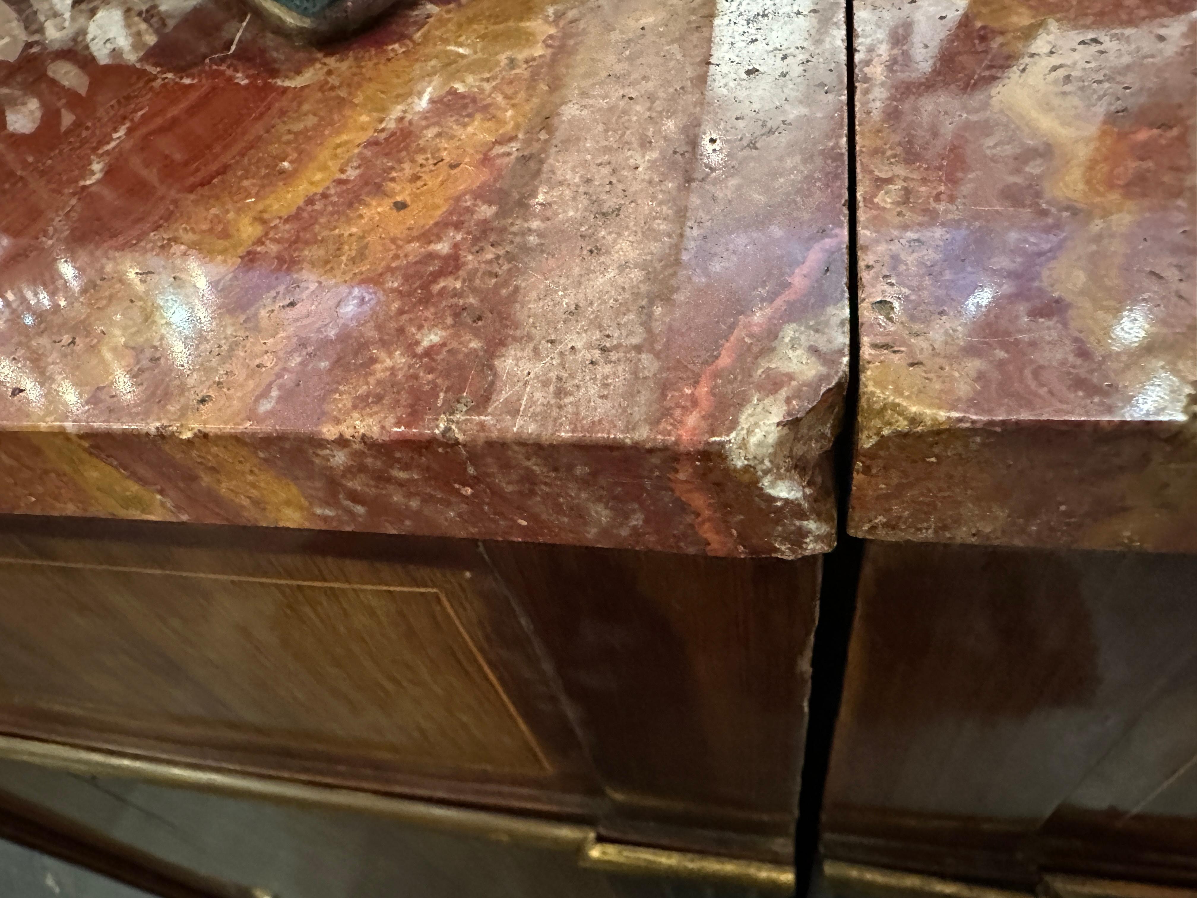 Coppia di cassapanche italiane con piano in marmo della fine del XIX secolo in vendita 12